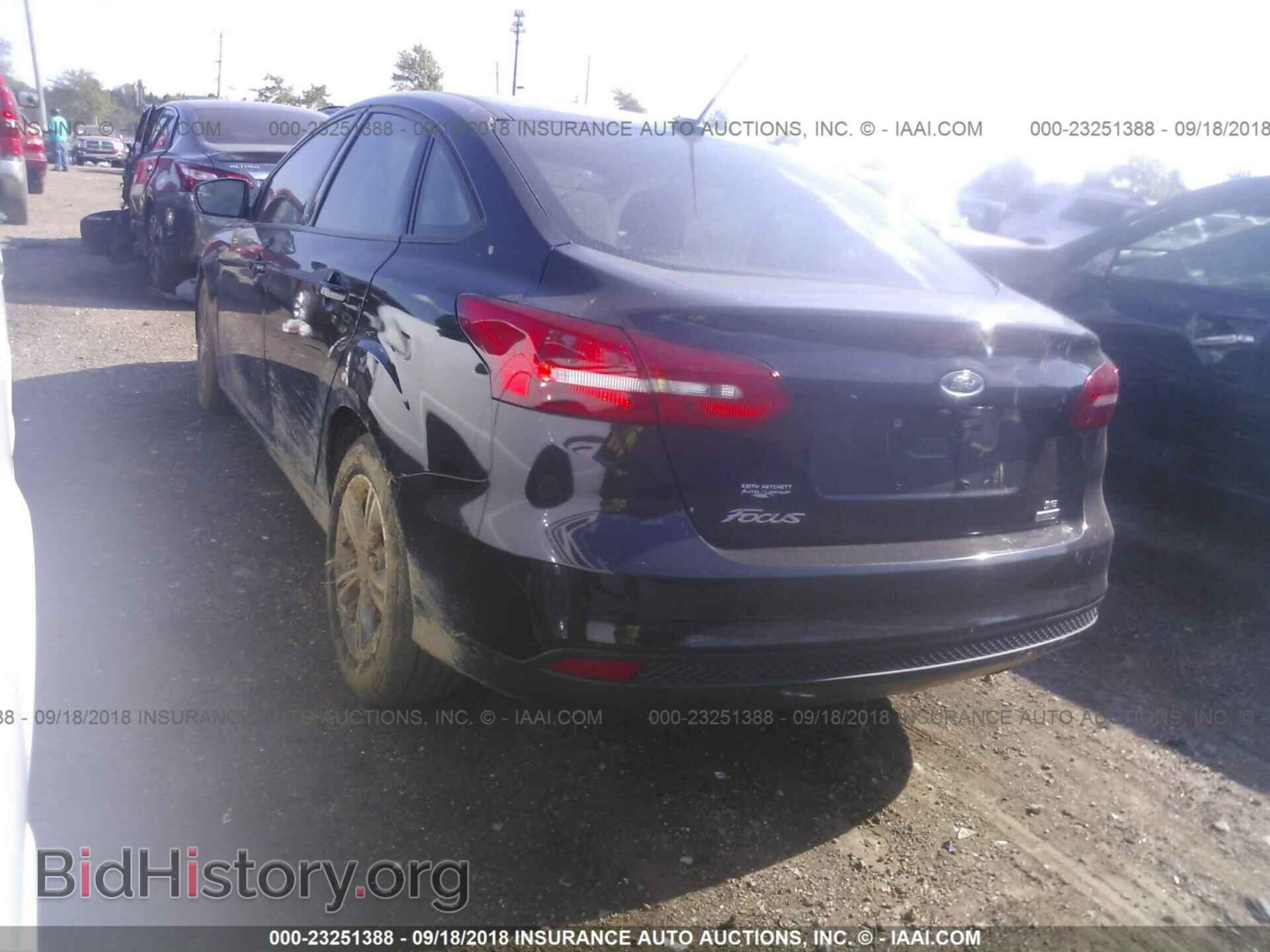 2016 Ford Focus - VIN: 1FADP3FE3GL371248 - Photo 3