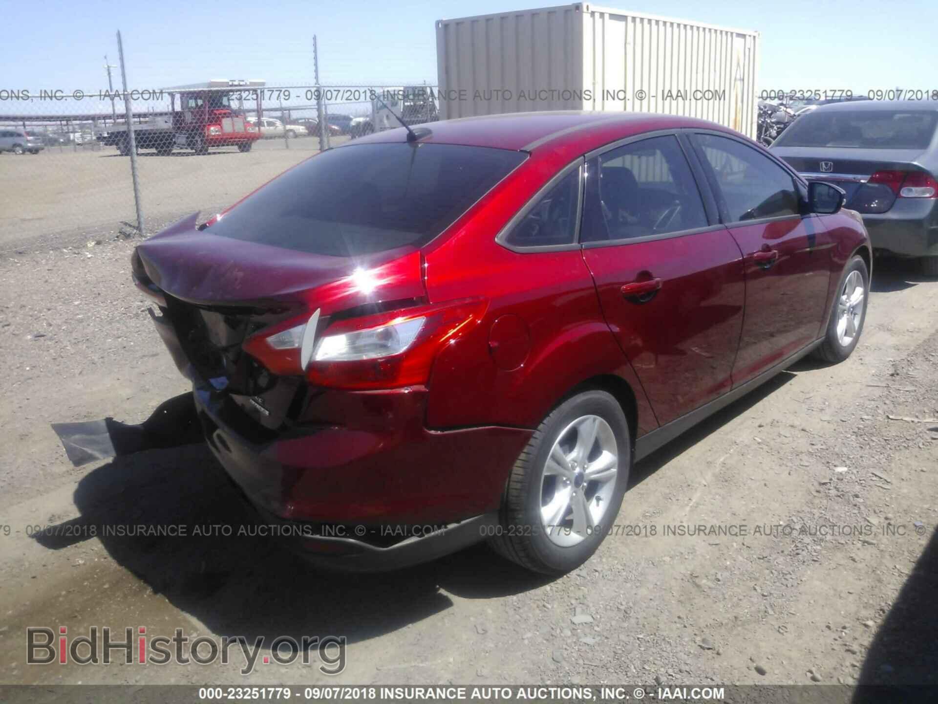 2014 Ford Focus - VIN: 1FADP3F2XEL132086 - Photo 4