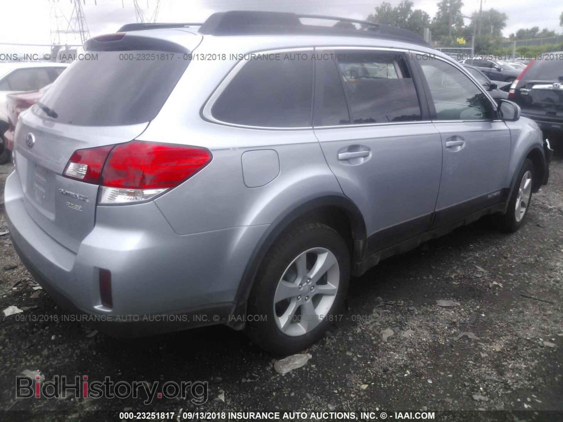 2013 Subaru Outback - VIN: 4S4BRBCC1D3207898 - Photo 4