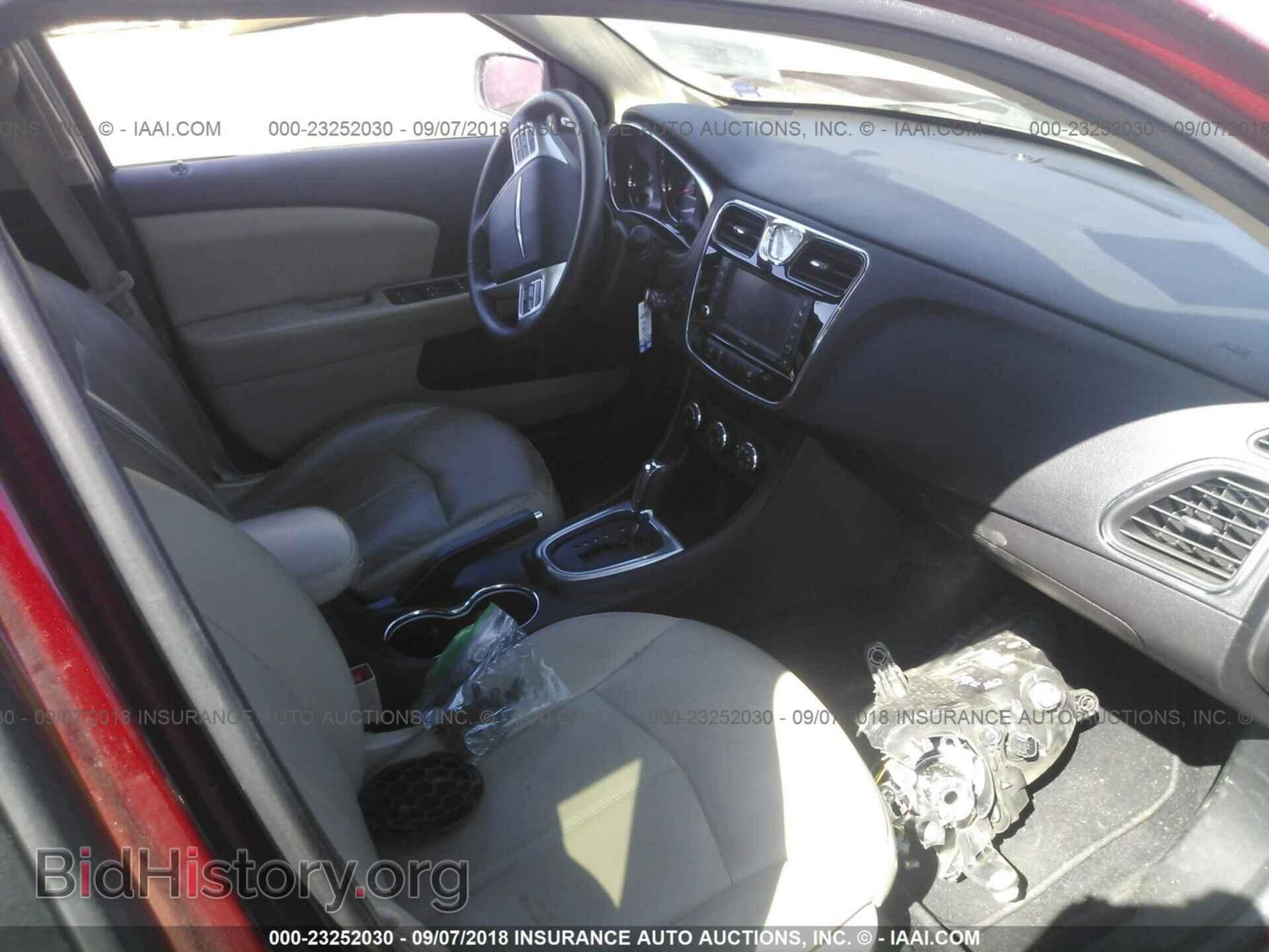 2011 Chrysler 200 - VIN: 1C3BC2FG2BN601968 - Фото 5