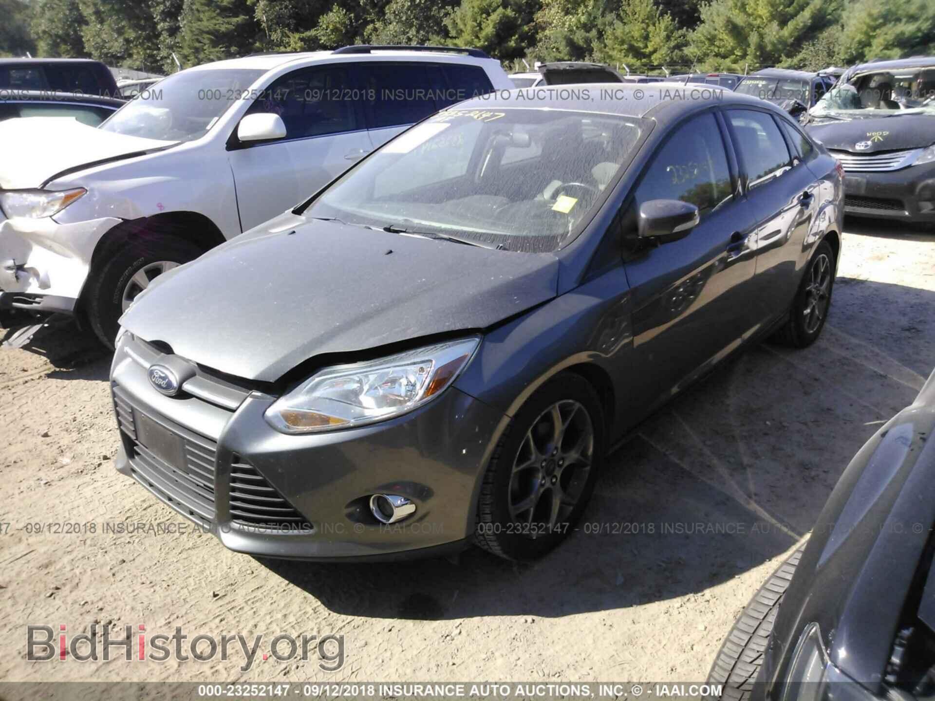 2013 Ford Focus - VIN: 1FADP3F22DL205305 - Photo 2