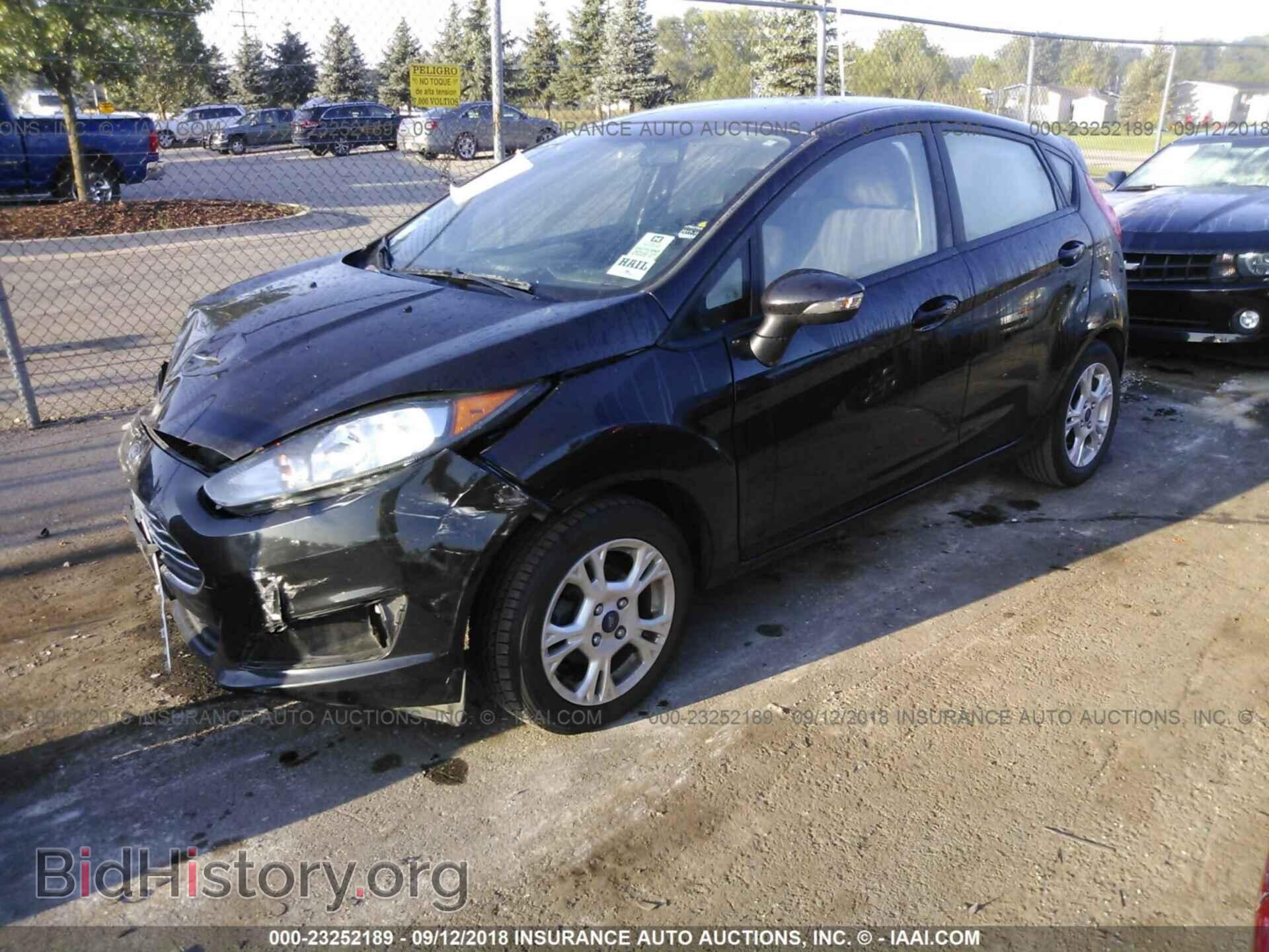 2015 Ford Fiesta - VIN: 3FADP4EJ8FM204188 - Фото 2