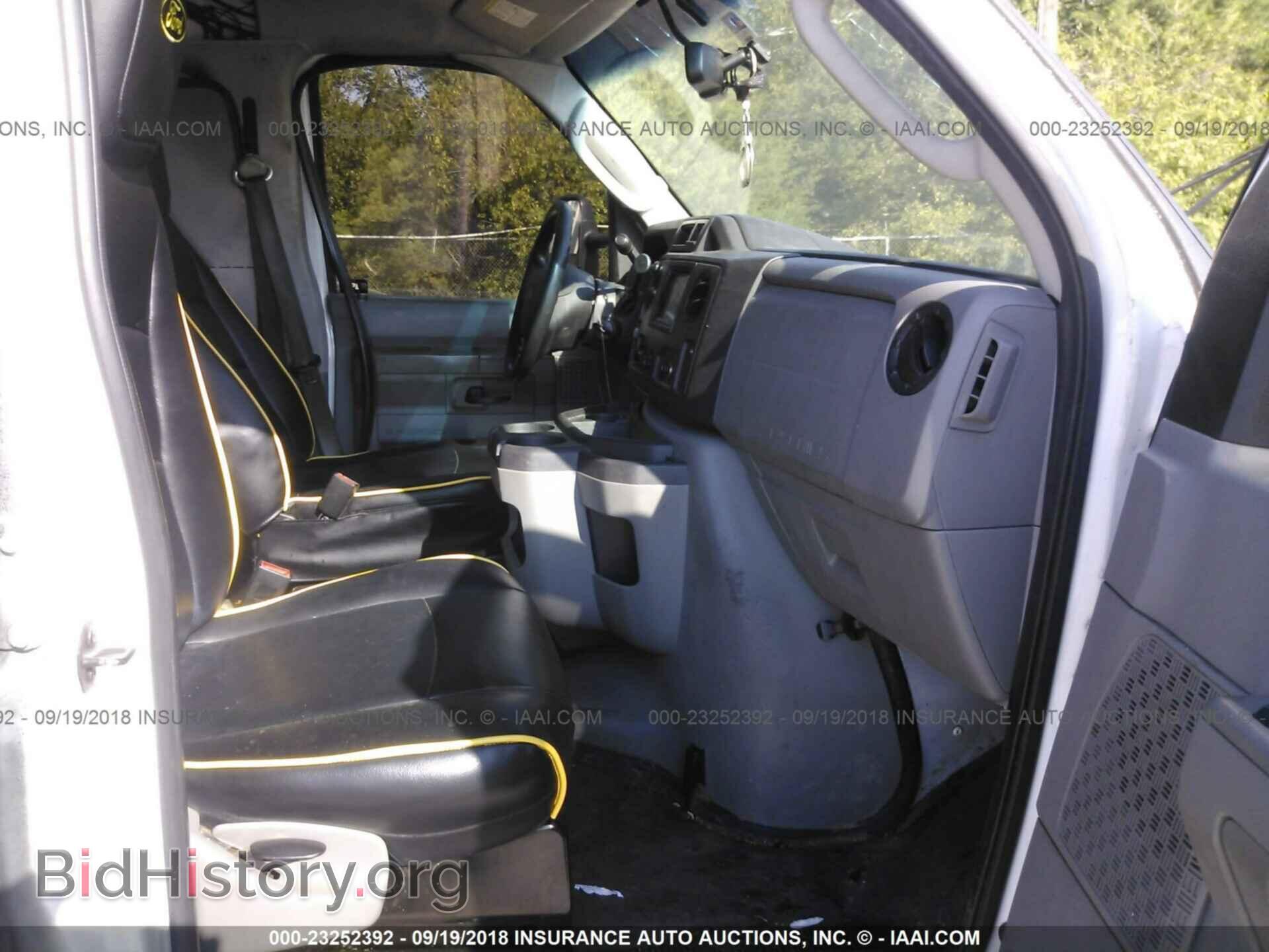 2011 Ford Econoline - VIN: 1FTNE1EW0BDA34249 - Photo 5