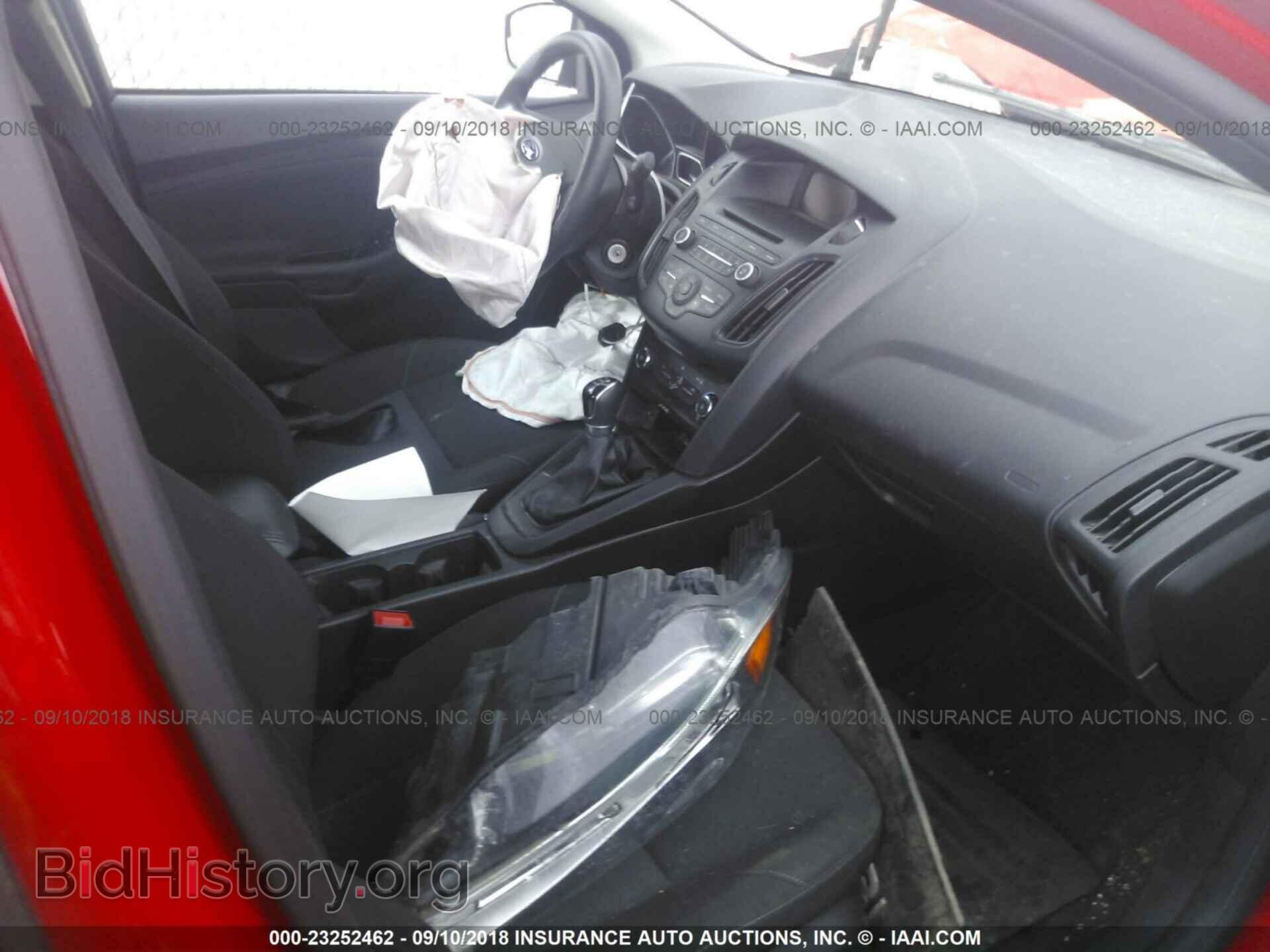2015 Ford Focus - VIN: 1FADP3F20FL241898 - Photo 5