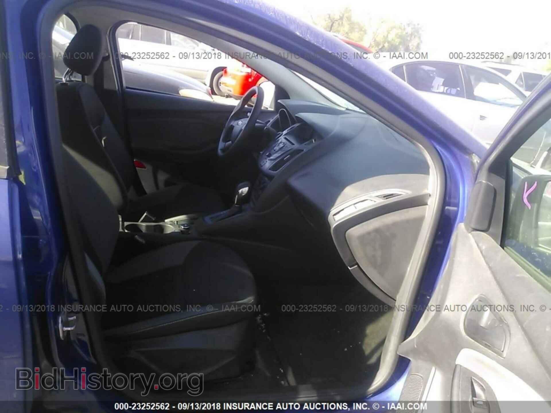 2012 Ford Focus - VIN: 1FAHP3E29CL267947 - Photo 5