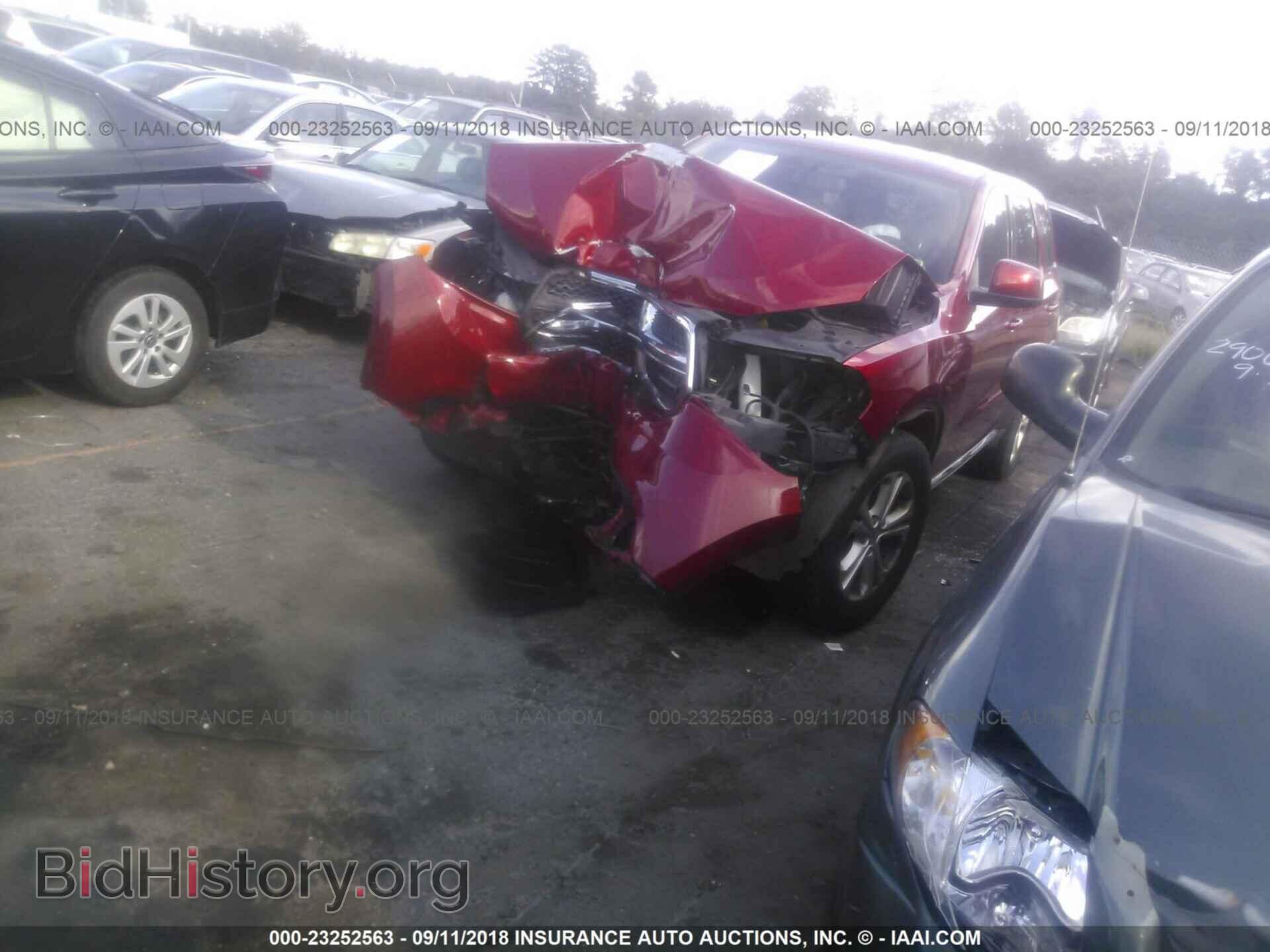 2011 Dodge Durango - VIN: 1D4RE2GGXBC616090 - Photo 2