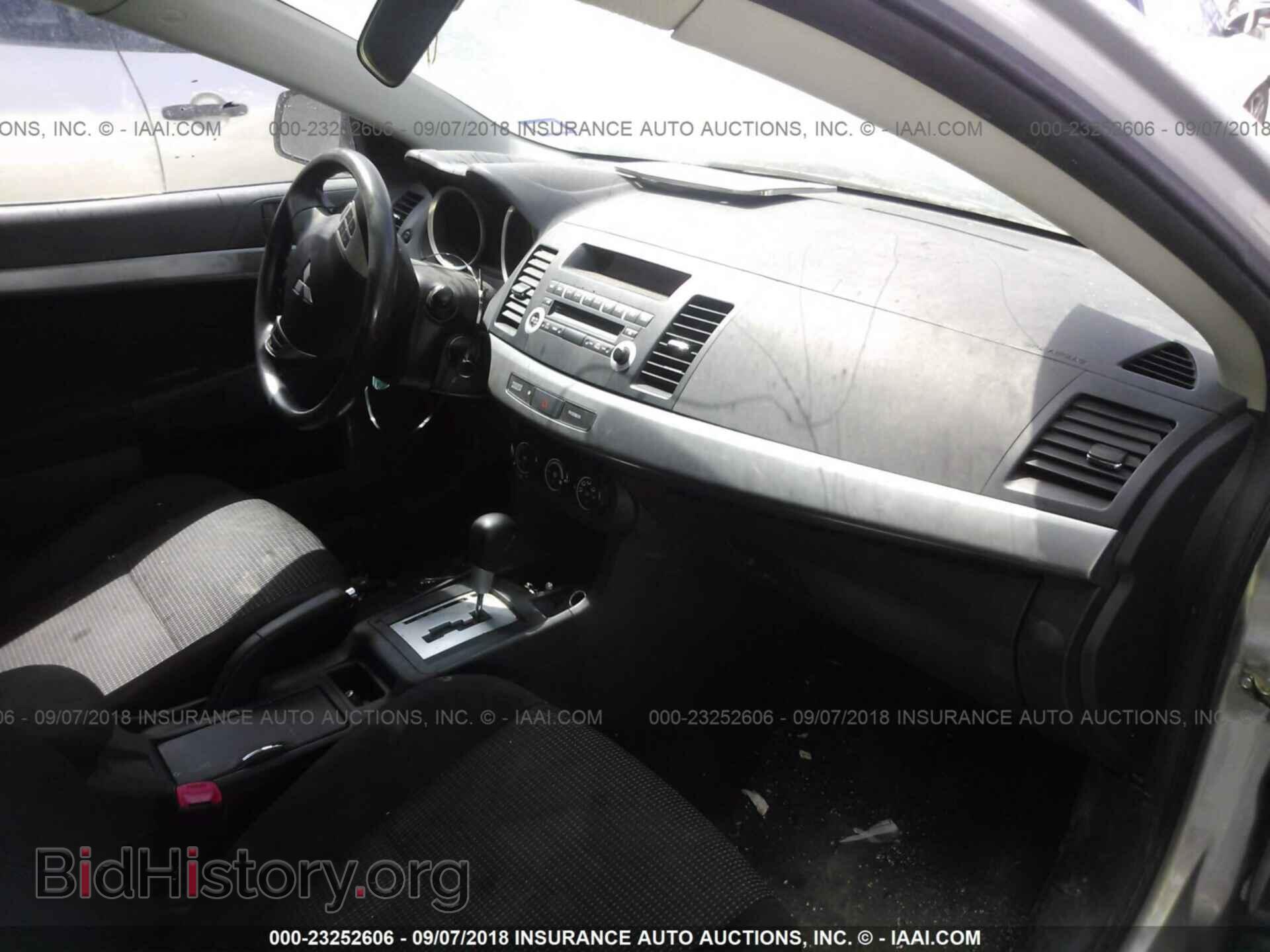 2011 Mitsubishi Lancer - VIN: JA32U2FU4BU024072 - Фото 5