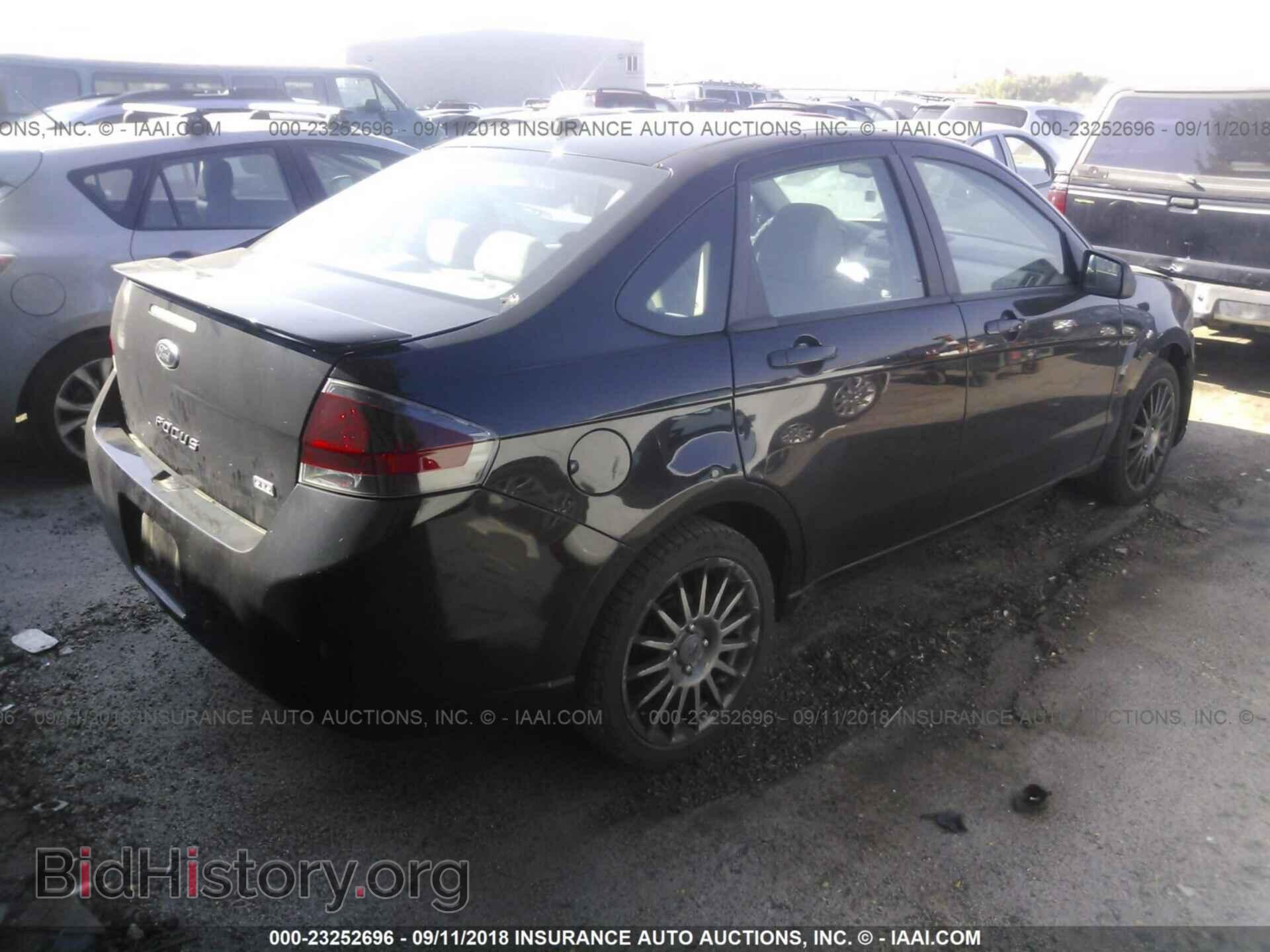2011 Ford Focus - VIN: 1FAHP3GN9BW160420 - Фото 4
