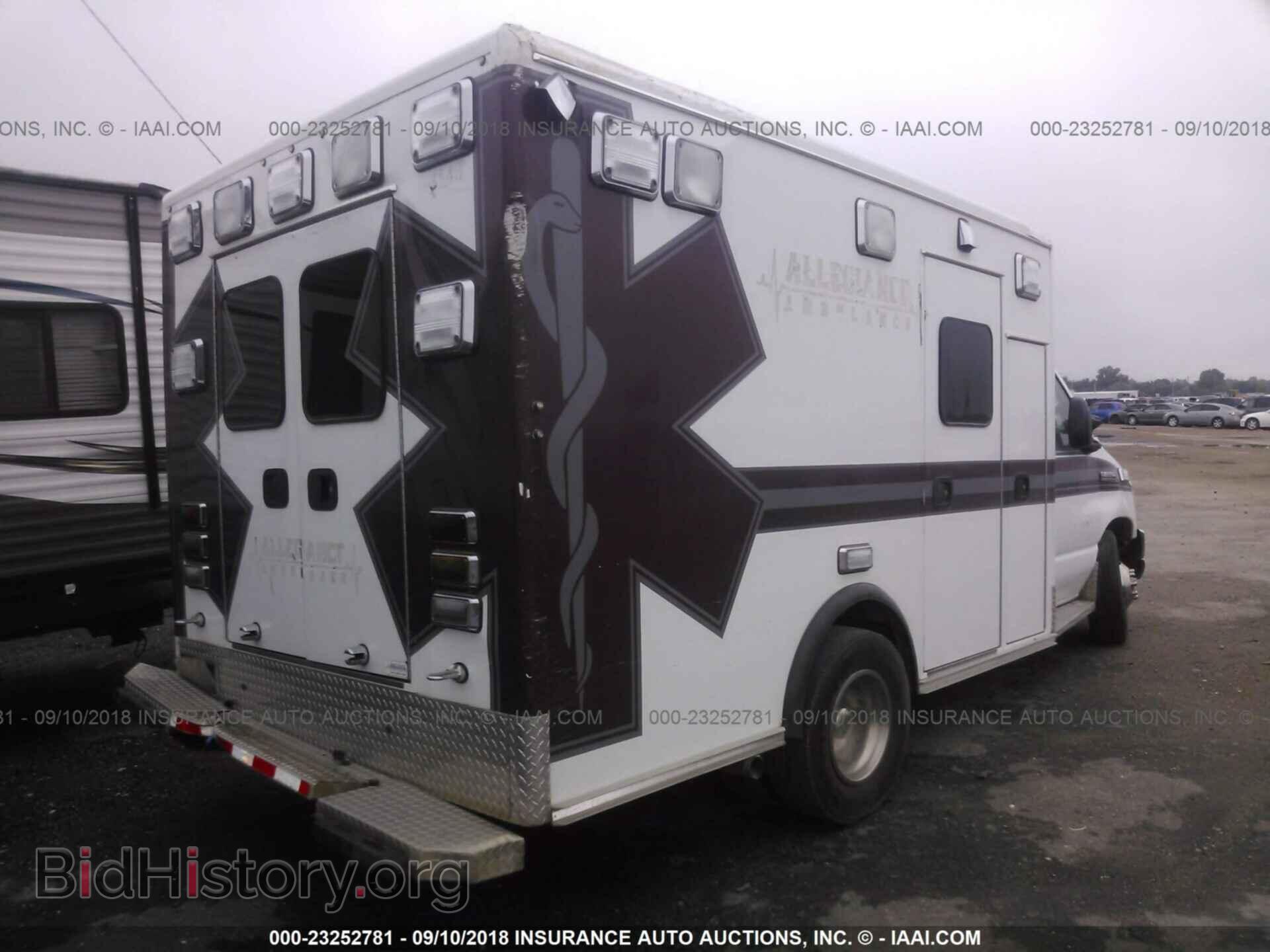2014 Ford Econoline - VIN: 1FDWE3FS8EDB00123 - Photo 4