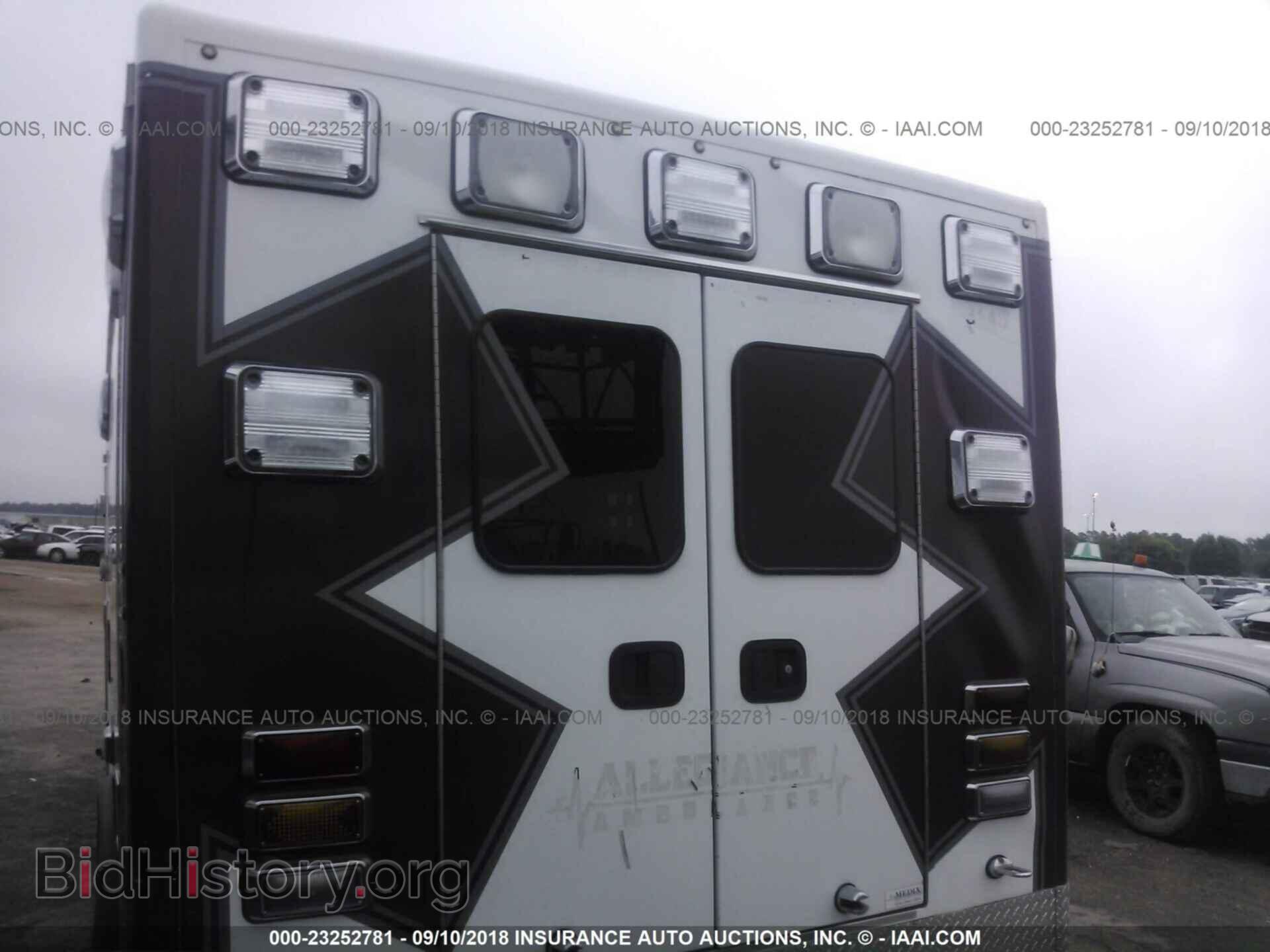 2014 Ford Econoline - VIN: 1FDWE3FS8EDB00123 - Photo 7