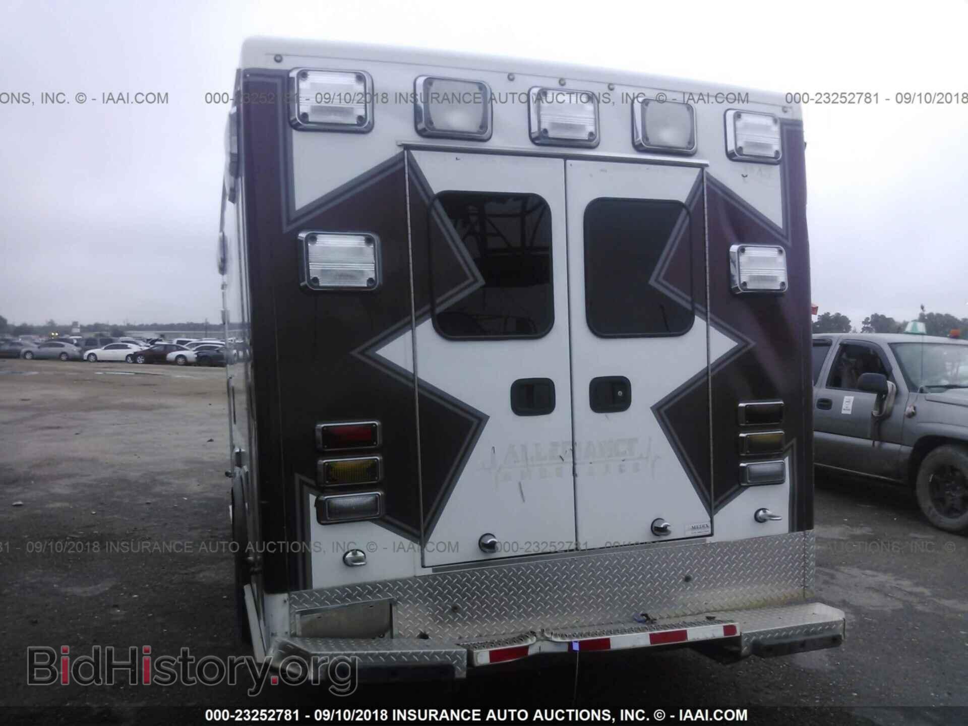 2014 Ford Econoline - VIN: 1FDWE3FS8EDB00123 - Photo 8