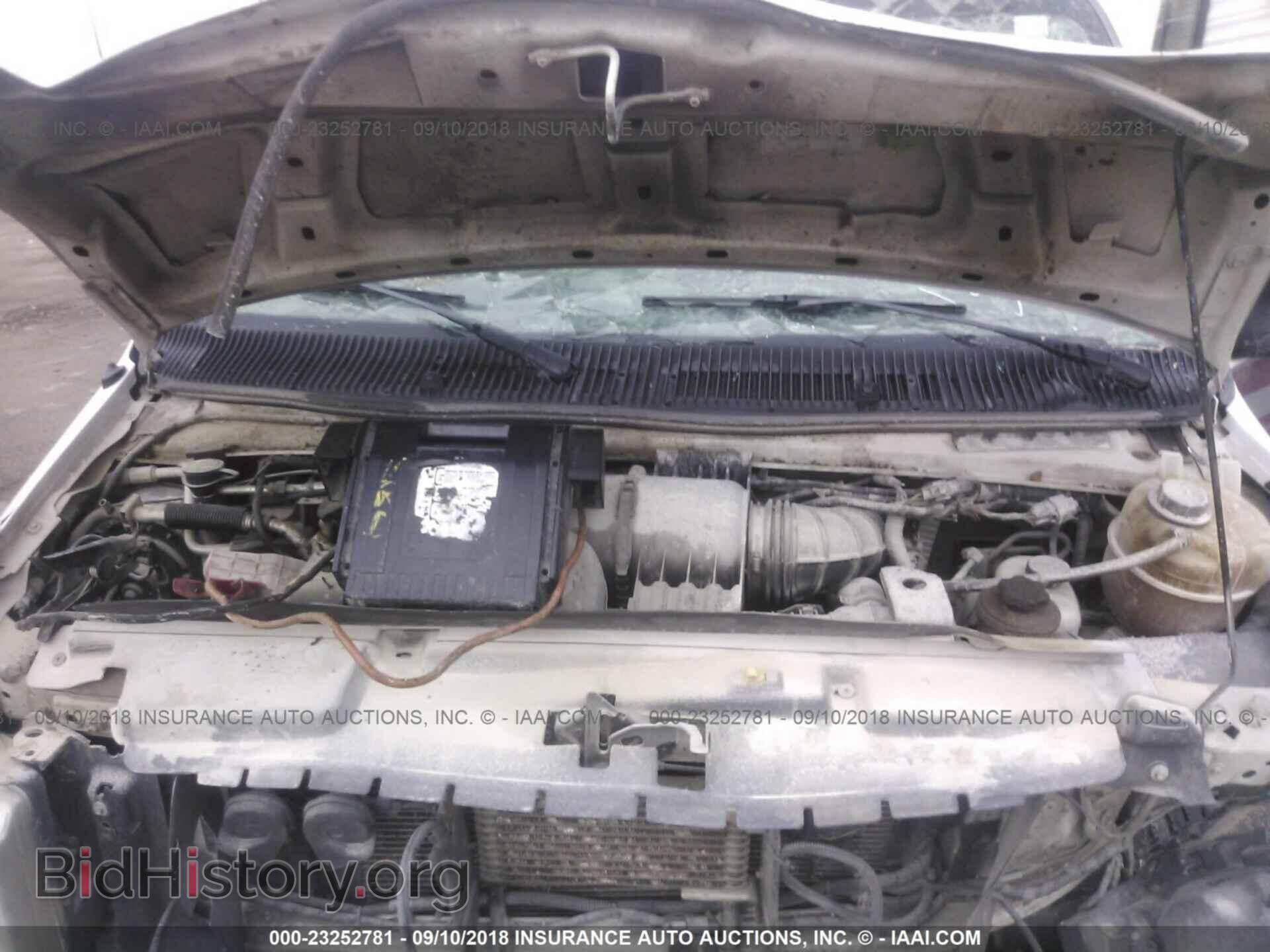2014 Ford Econoline - VIN: 1FDWE3FS8EDB00123 - Photo 9
