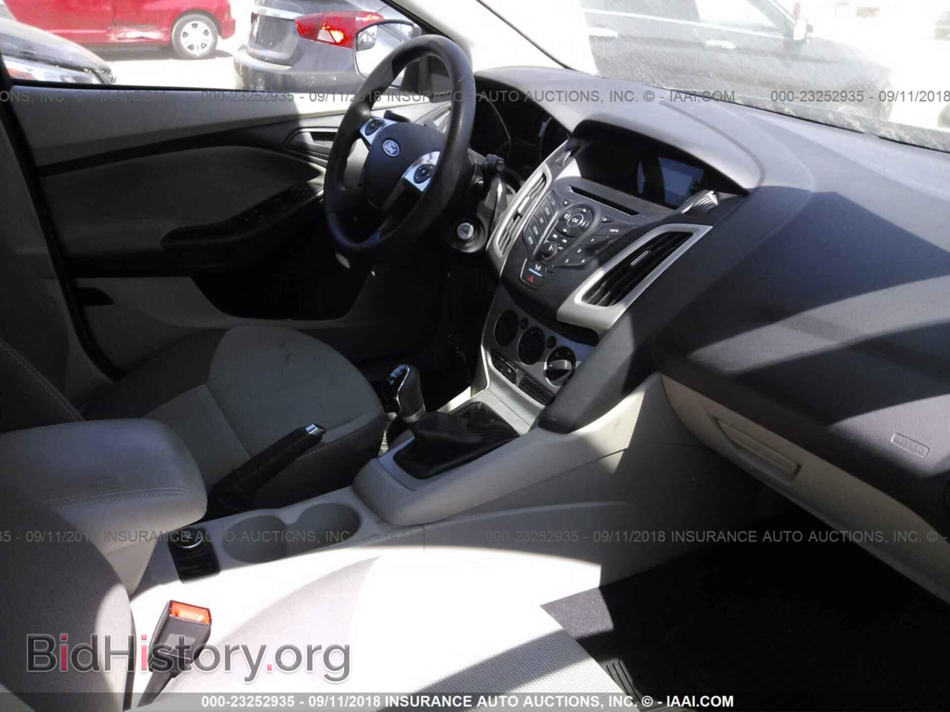 2012 Ford Focus - VIN: 1FAHP3K23CL377297 - Photo 5