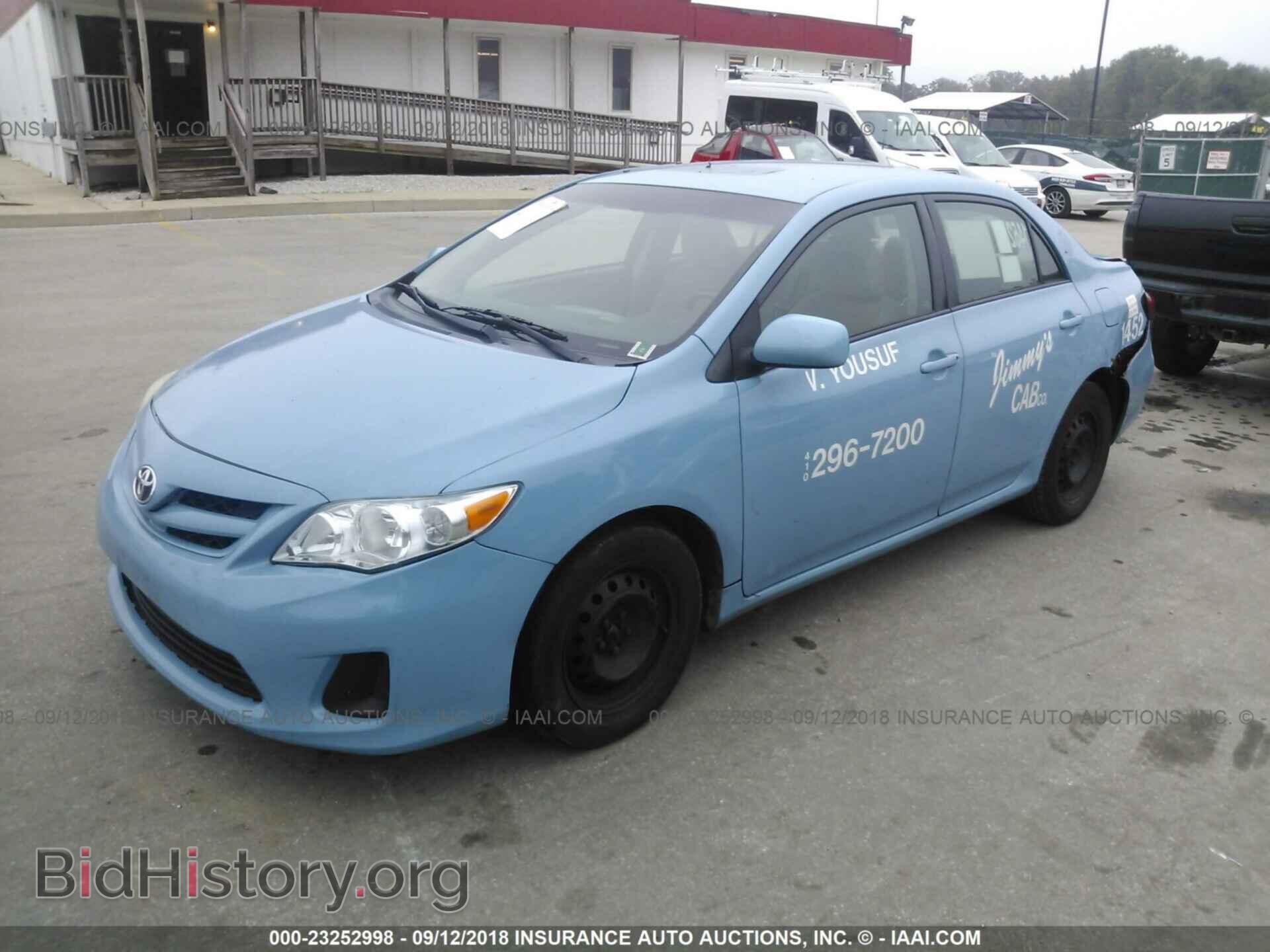 2011 Toyota Corolla - VIN: 2T1BU4EEXBC748532 - Фото 2