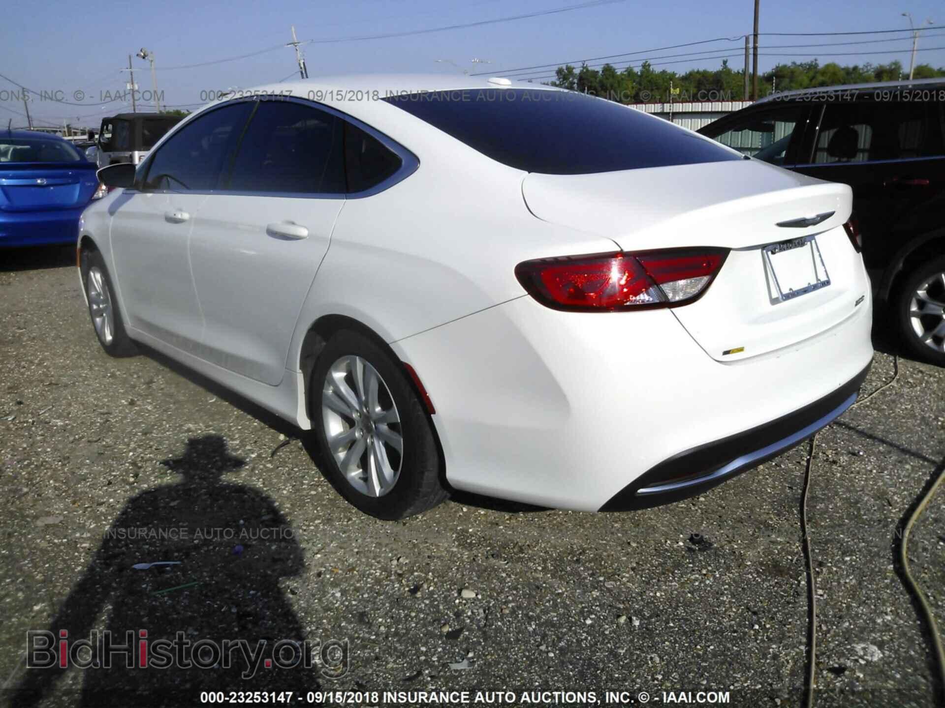 2015 Chrysler 200 - VIN: 1C3CCCAB6FN692447 - Photo 3