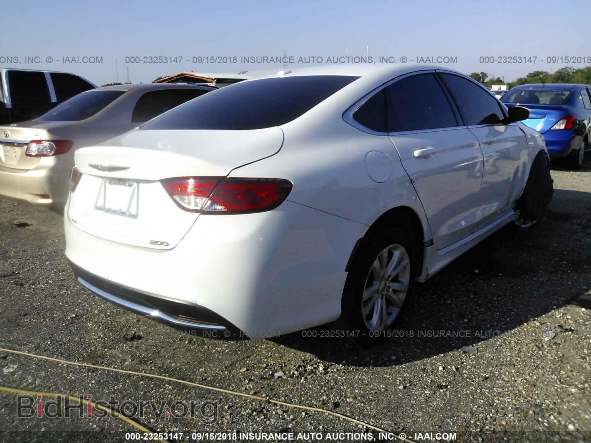 2015 Chrysler 200 - VIN: 1C3CCCAB6FN692447 - Photo 4