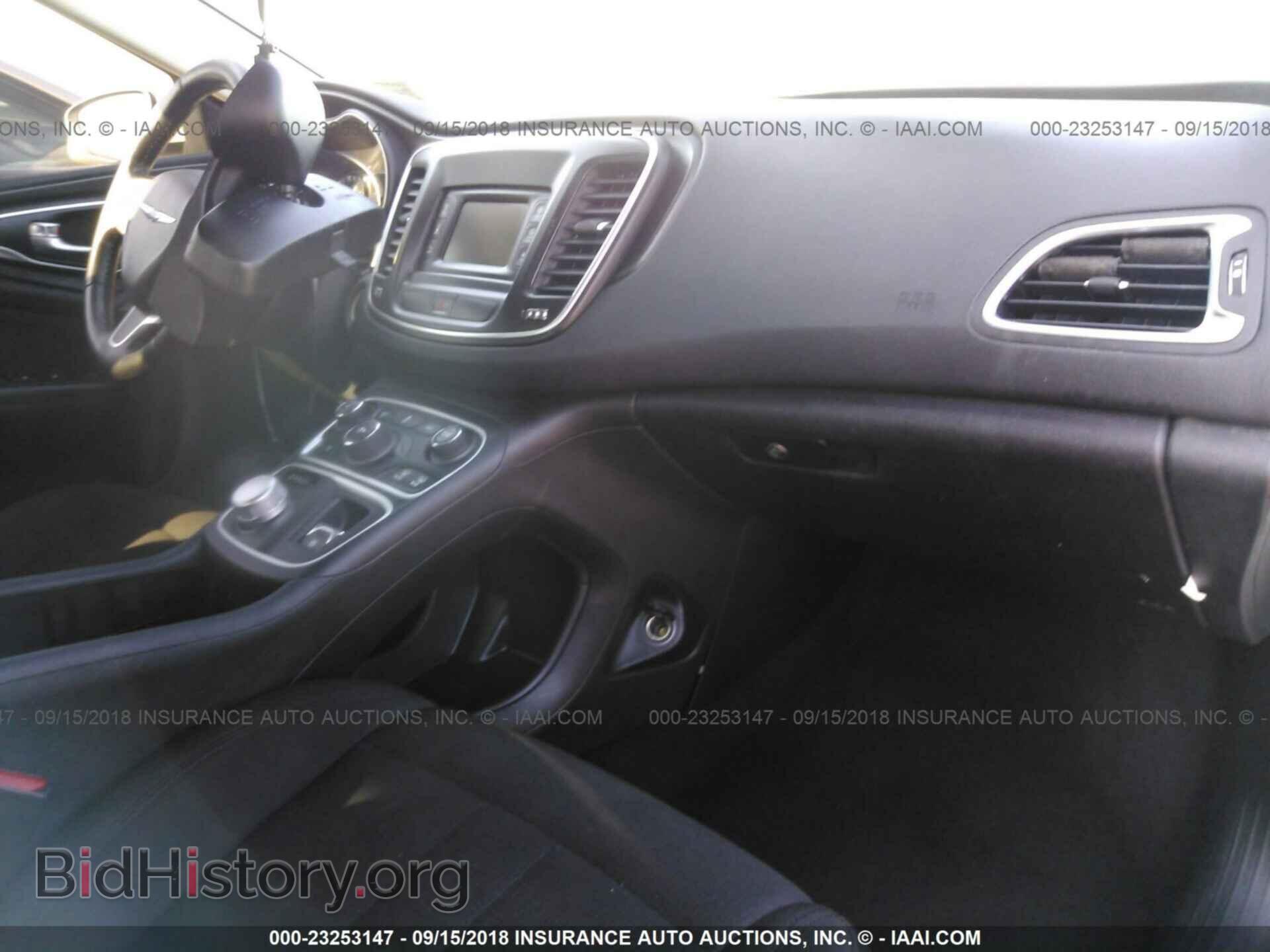 2015 Chrysler 200 - VIN: 1C3CCCAB6FN692447 - Photo 5
