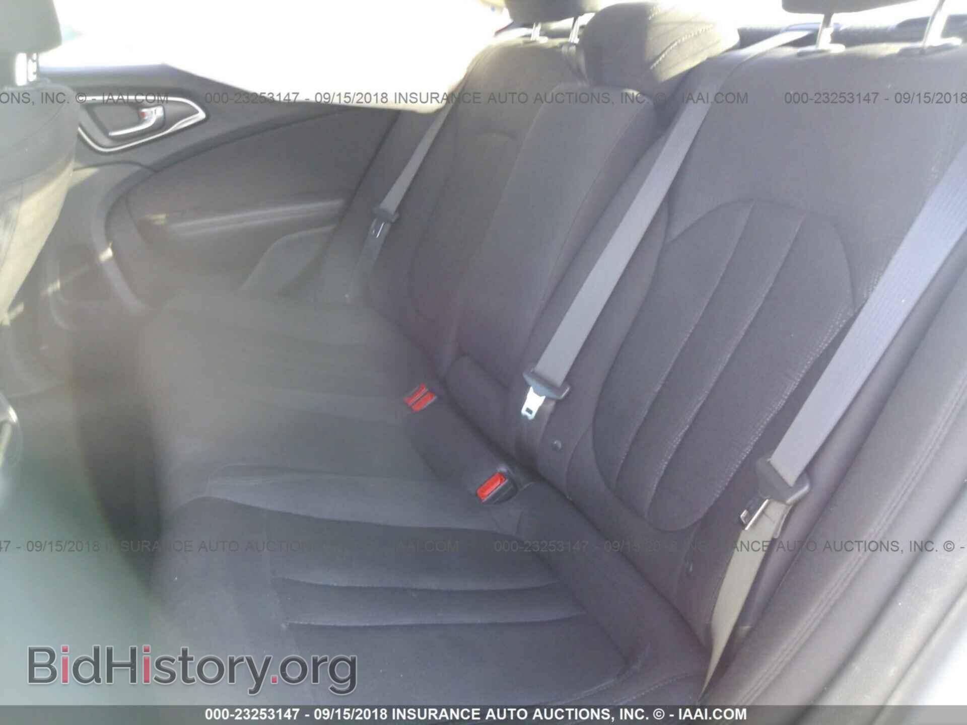 2015 Chrysler 200 - VIN: 1C3CCCAB6FN692447 - Photo 8