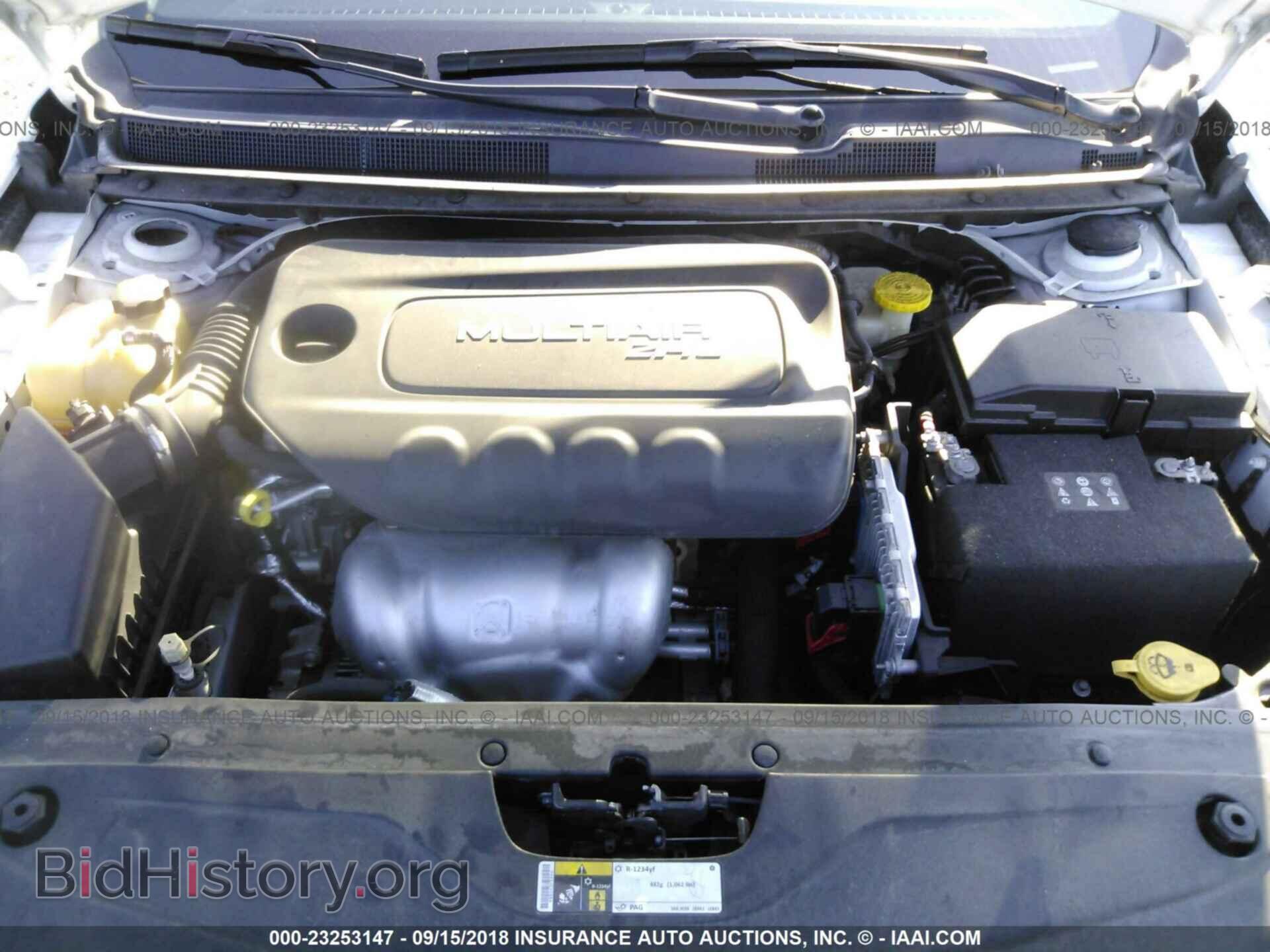 2015 Chrysler 200 - VIN: 1C3CCCAB6FN692447 - Photo 10