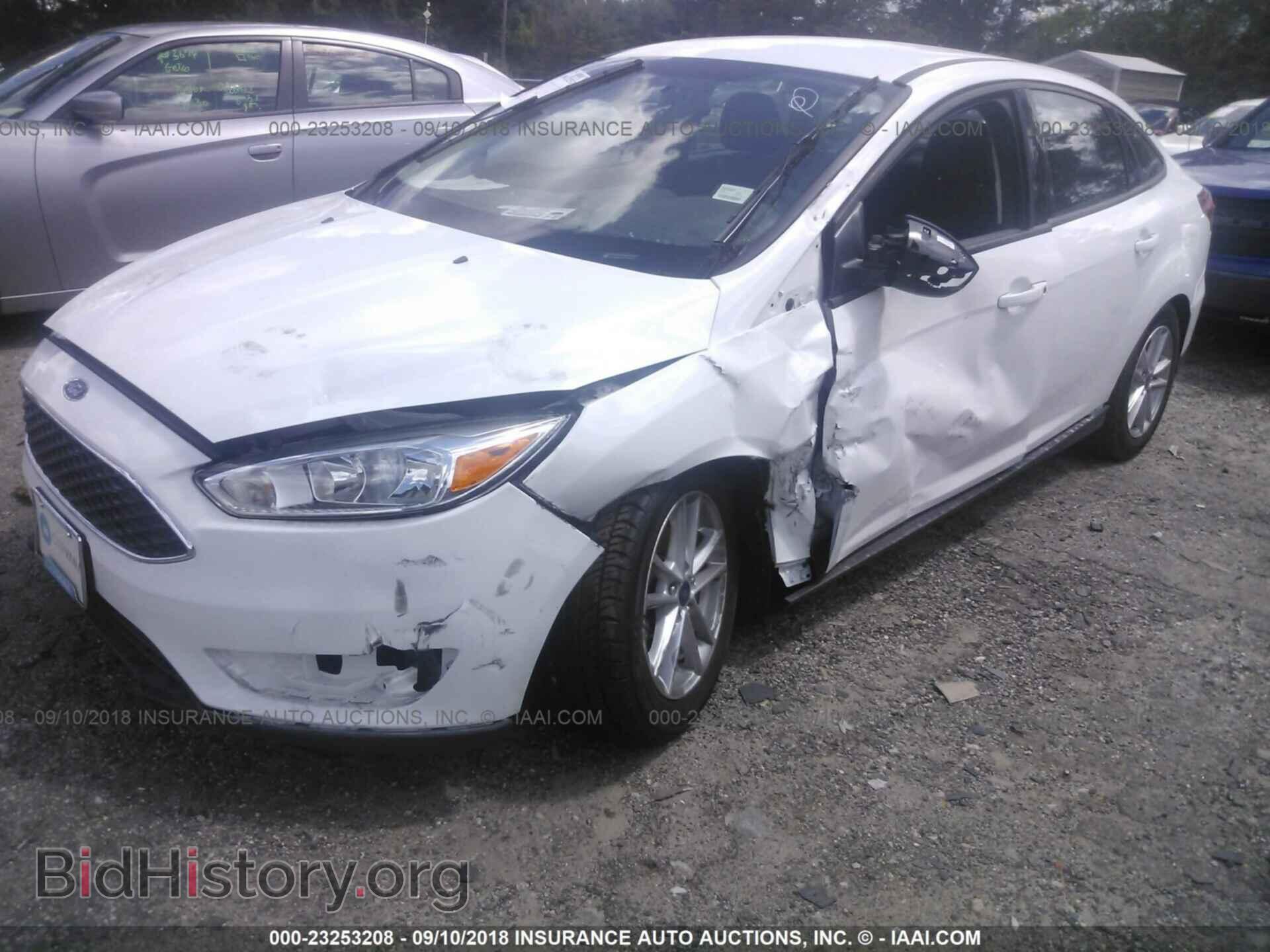 2016 Ford Focus - VIN: 1FADP3F22GL290389 - Фото 2