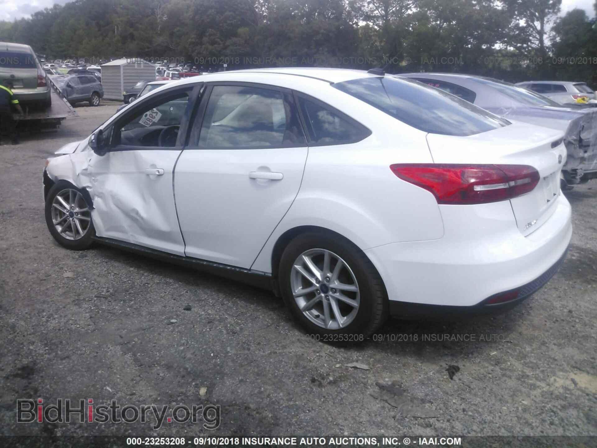2016 Ford Focus - VIN: 1FADP3F22GL290389 - Фото 3