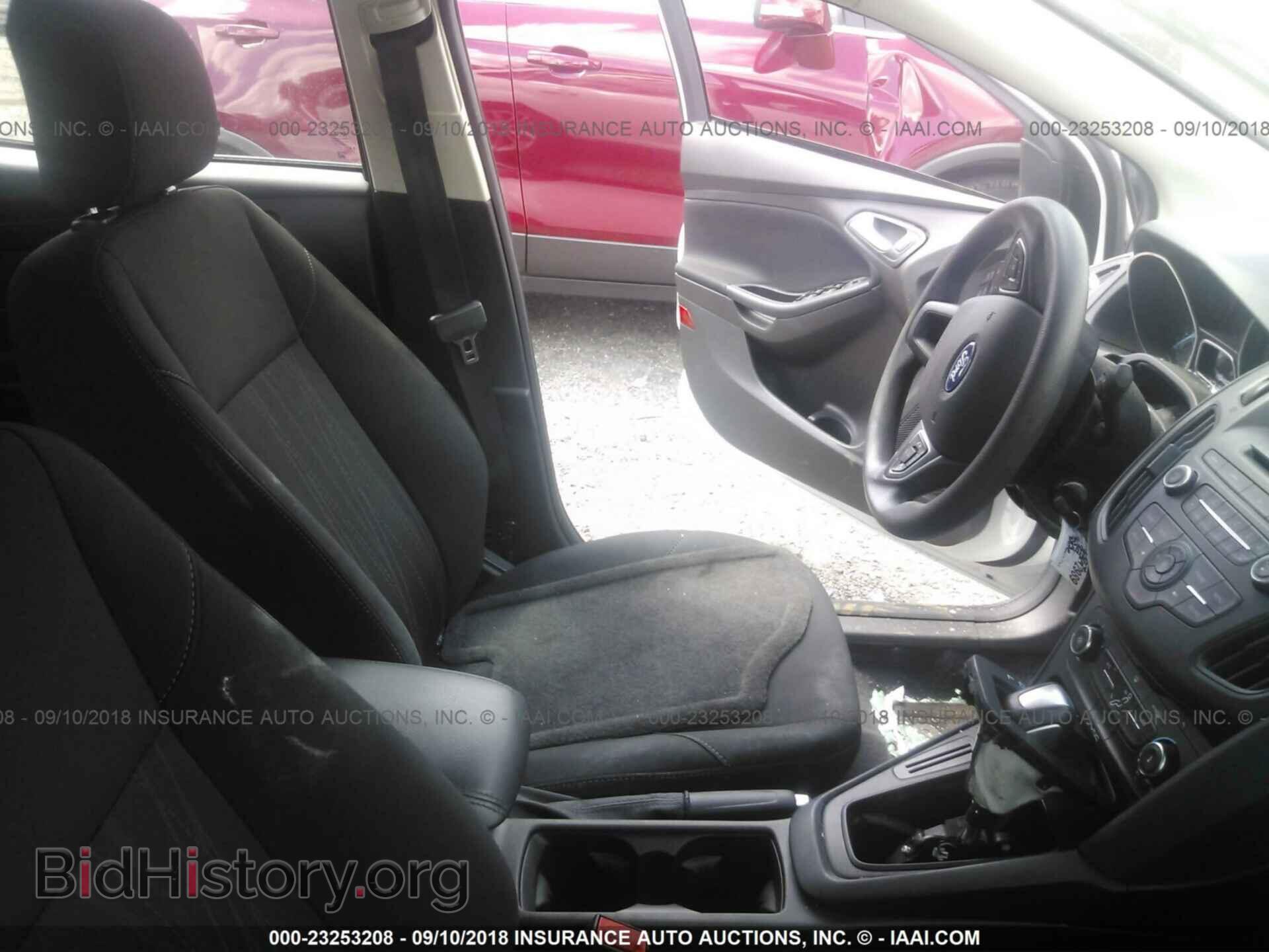 2016 Ford Focus - VIN: 1FADP3F22GL290389 - Фото 5