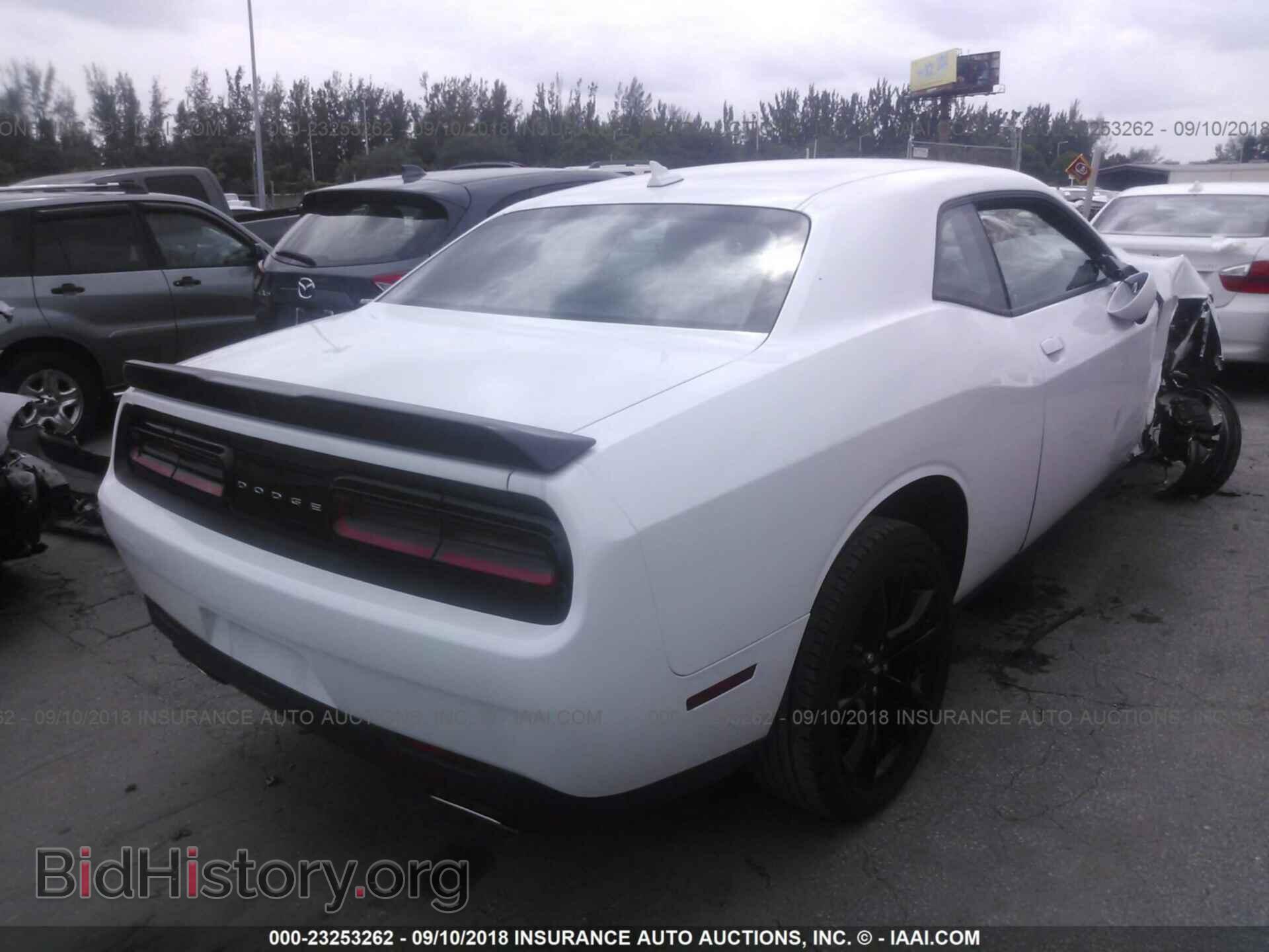 2018 Dodge Challenger - VIN: 2C3CDZAGXJH111061 - Фото 4