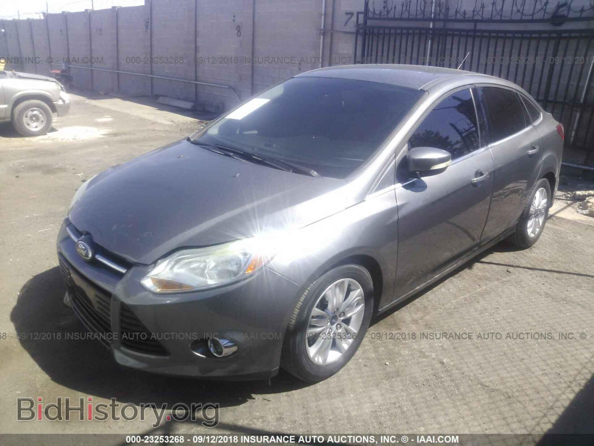2012 Ford Focus - VIN: 1FAHP3H29CL373374 - Фото 2