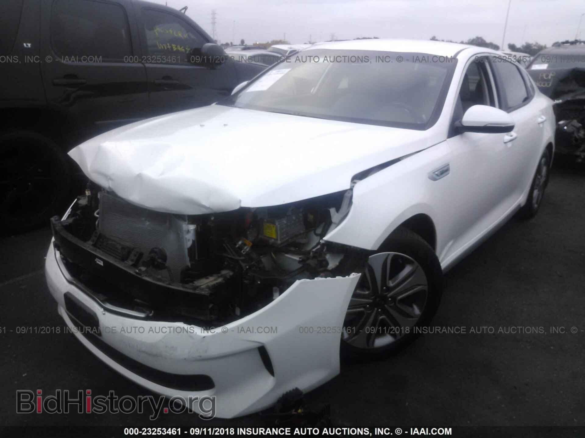 2017 Kia Optima - VIN: KNAGU4LE5H5013288 - Photo 2