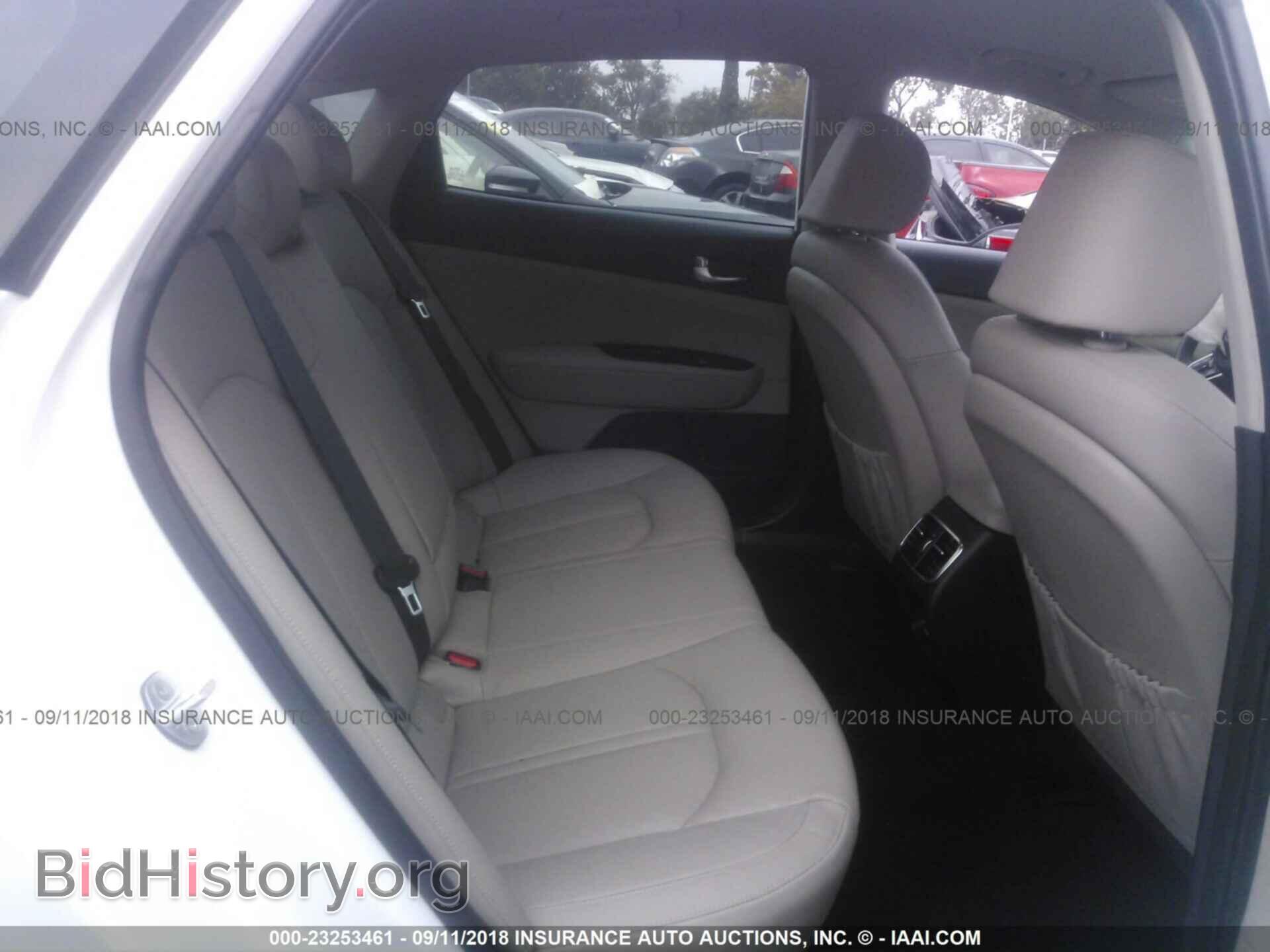 2017 Kia Optima - VIN: KNAGU4LE5H5013288 - Photo 8