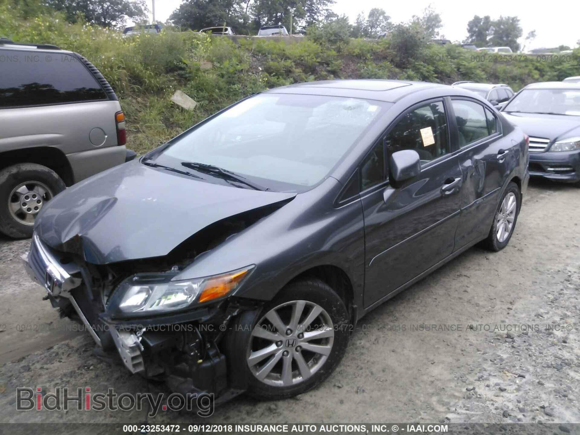 2012 Honda Civic - VIN: 2HGFB2F81CH592605 - Фото 2