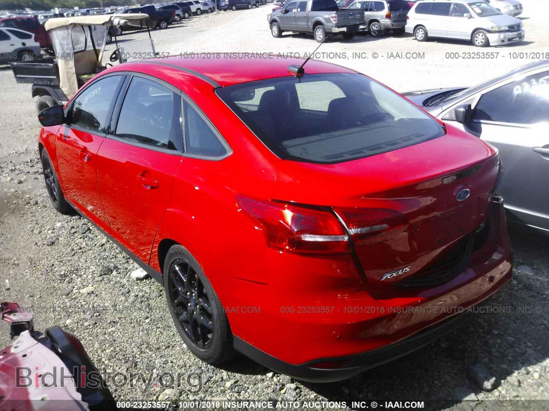 2016 Ford Focus - VIN: 1FADP3F28GL307969 - Photo 3