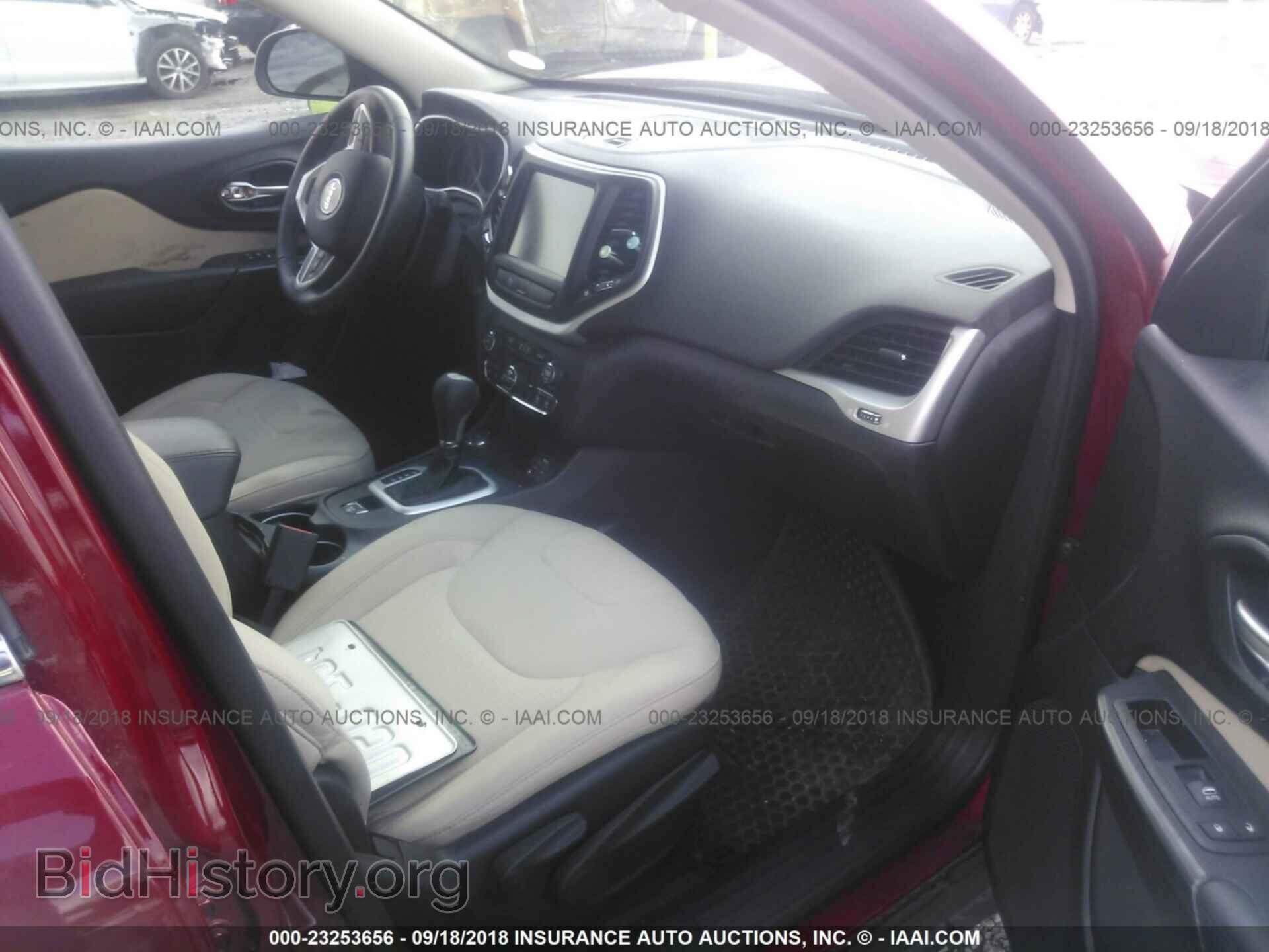 2017 Jeep Cherokee - VIN: 1C4PJMCS3HW563455 - Фото 5