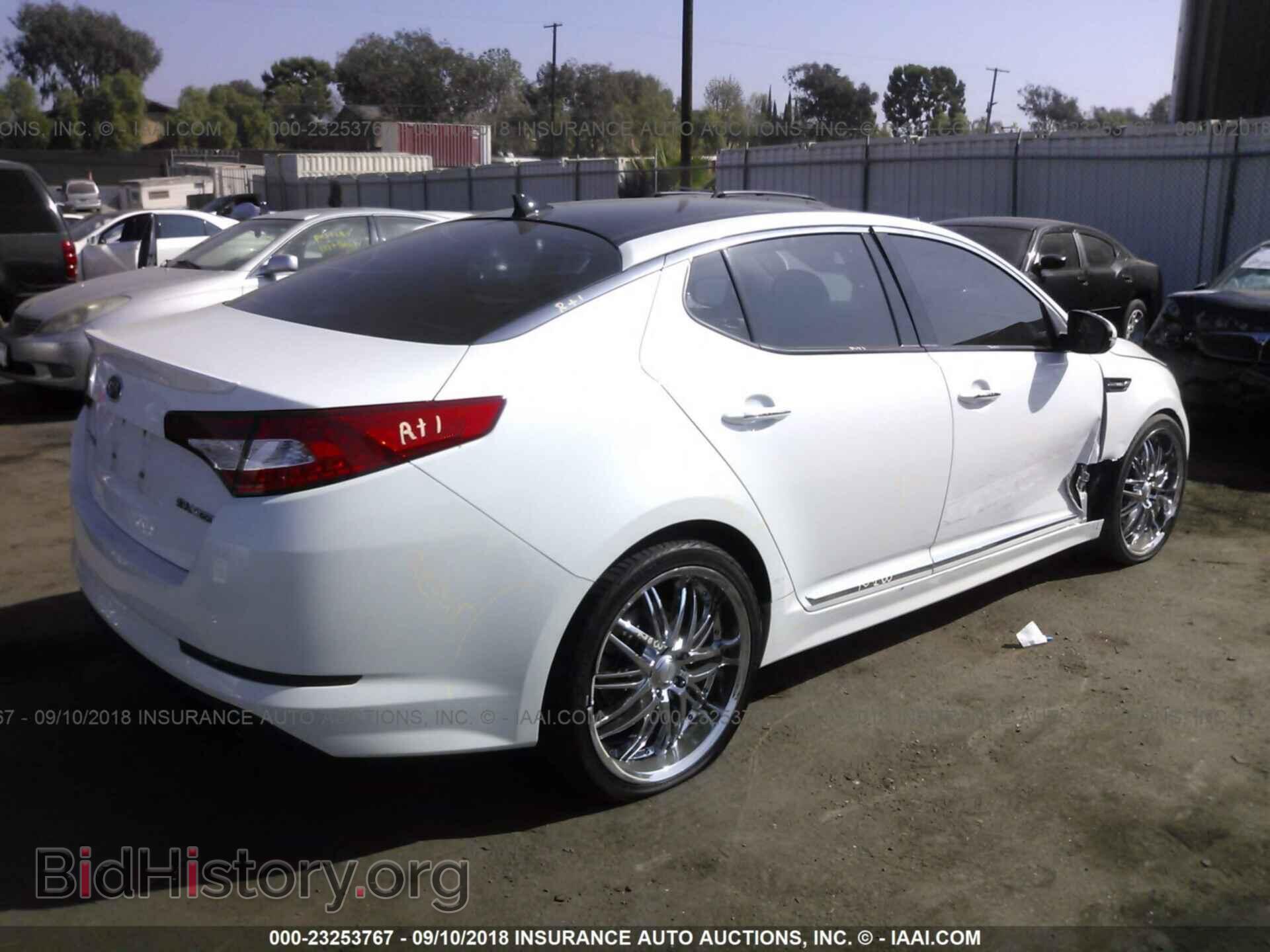 2012 Kia Optima - VIN: 5XXGR4A67CG059242 - Photo 4