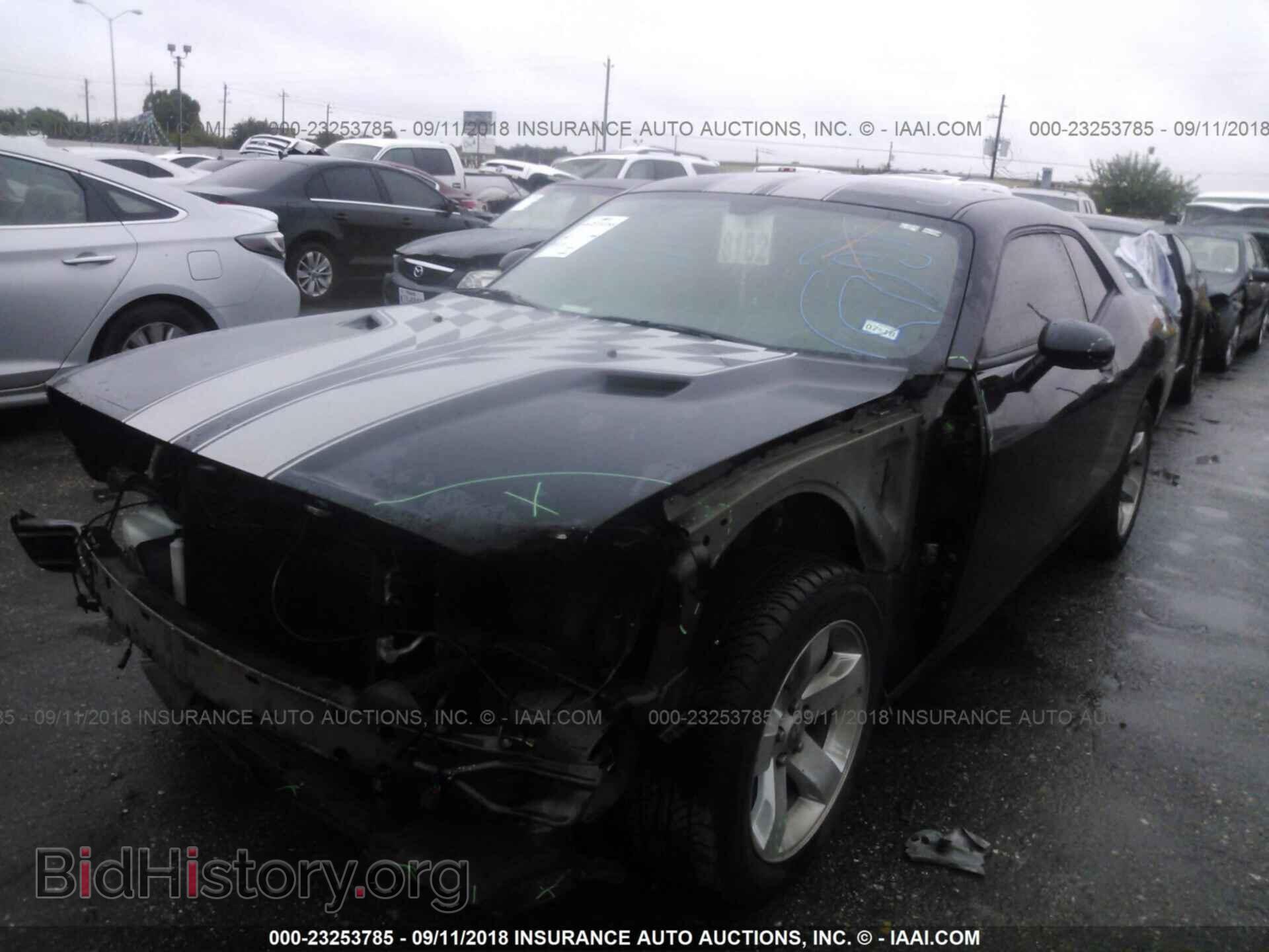 2012 Dodge Challenger - VIN: 2C3CDYAG7CH158187 - Фото 2