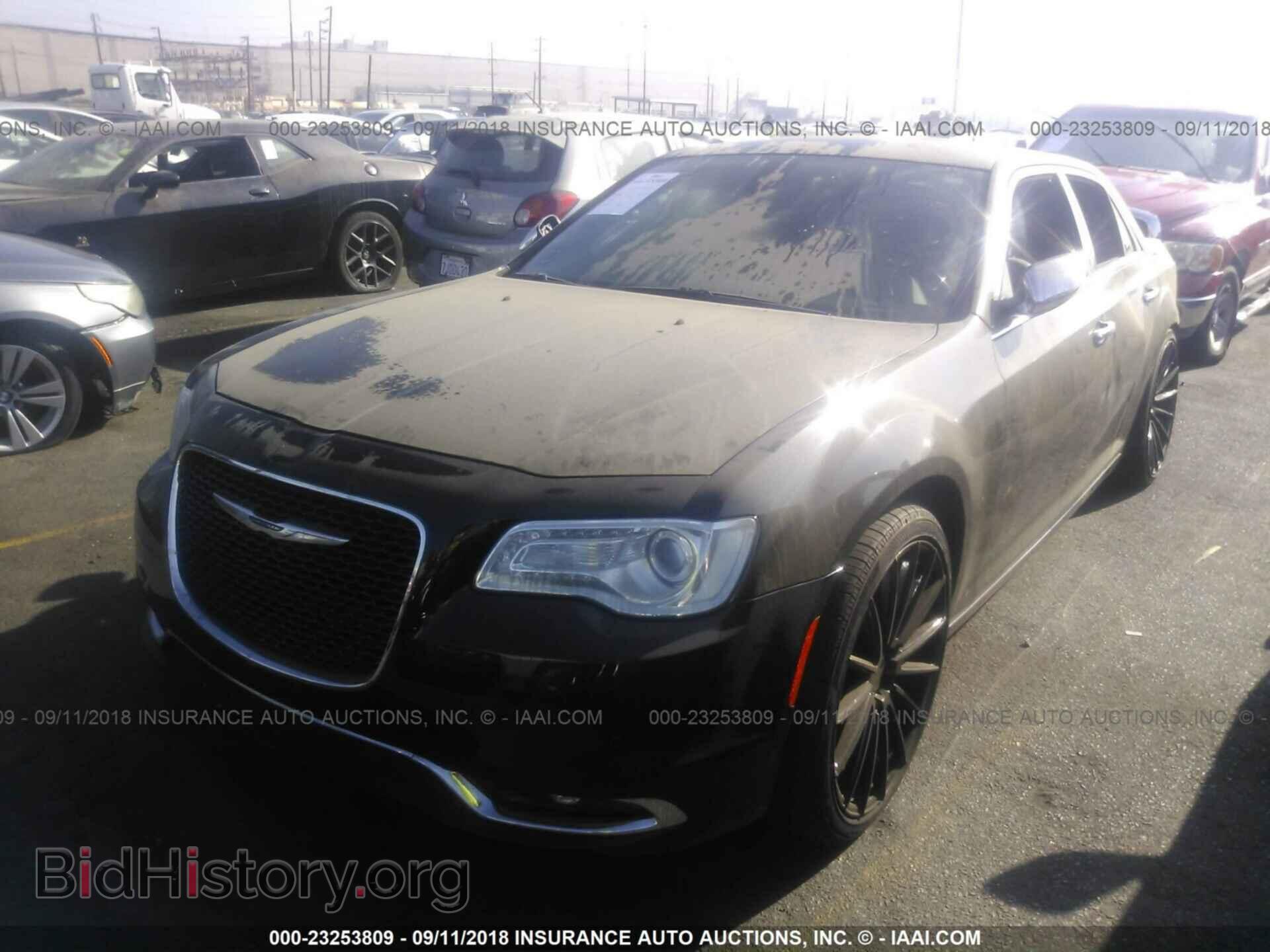 2015 Chrysler 300c - VIN: 2C3CCAEG1FH922558 - Фото 2
