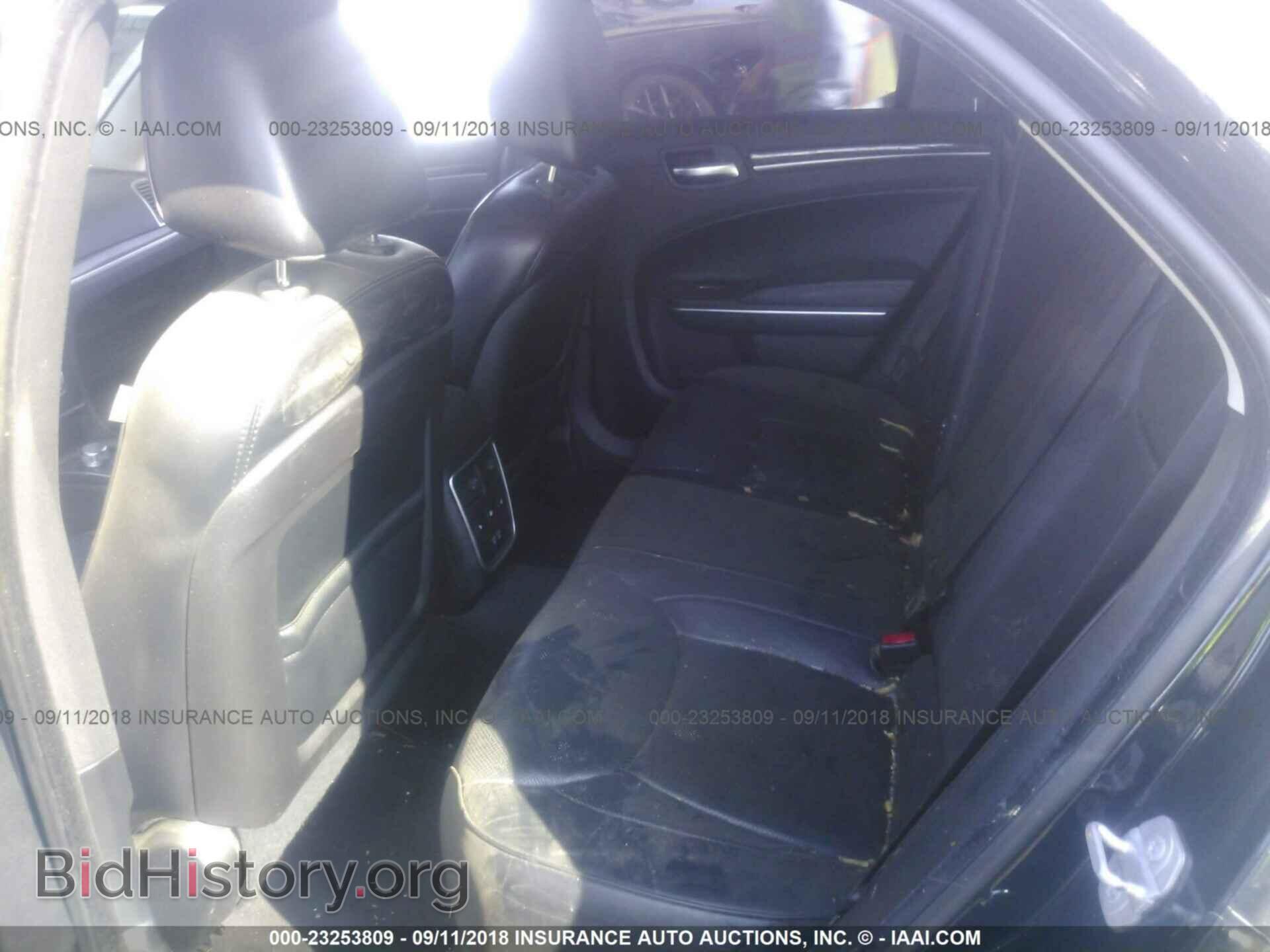 2015 Chrysler 300c - VIN: 2C3CCAEG1FH922558 - Фото 8
