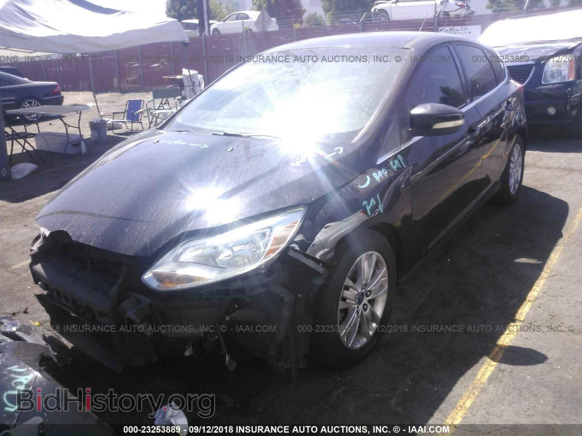 2012 Ford Focus - VIN: 1FAHP3M20CL227631 - Фото 2