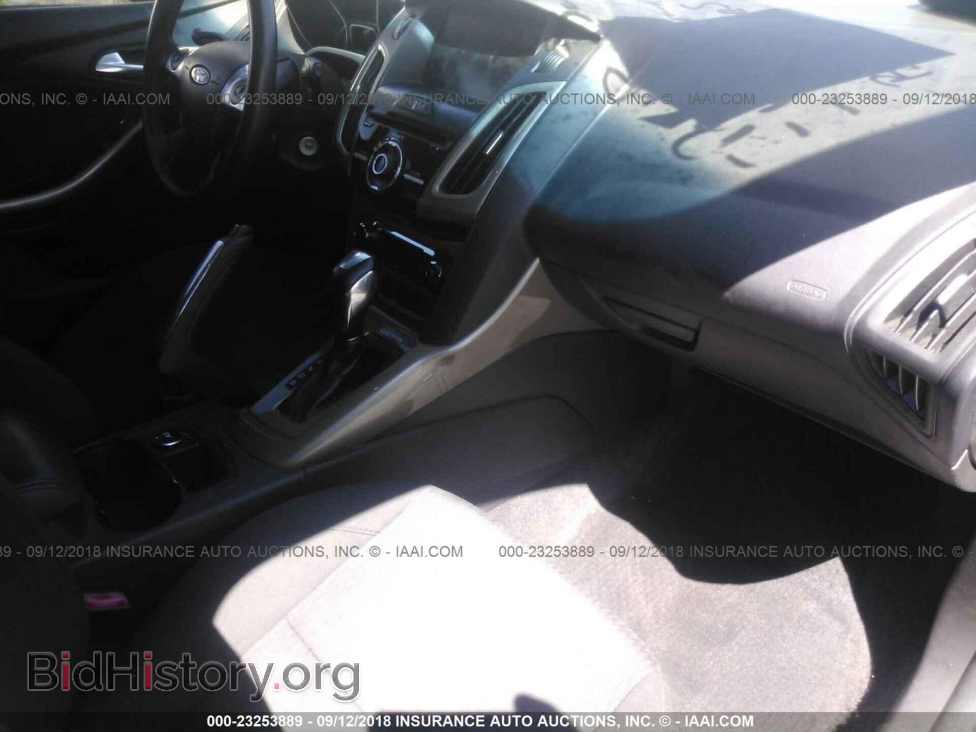 2012 Ford Focus - VIN: 1FAHP3M20CL227631 - Фото 5