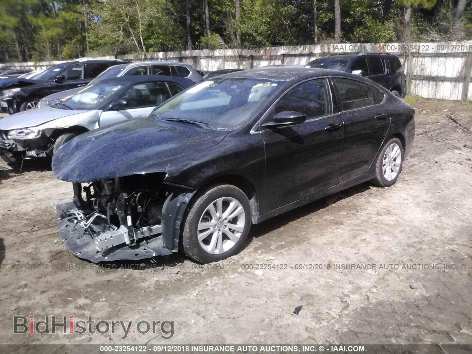 2016 Chrysler 200 - VIN: 1C3CCCAB8GN131362 - Photo 2