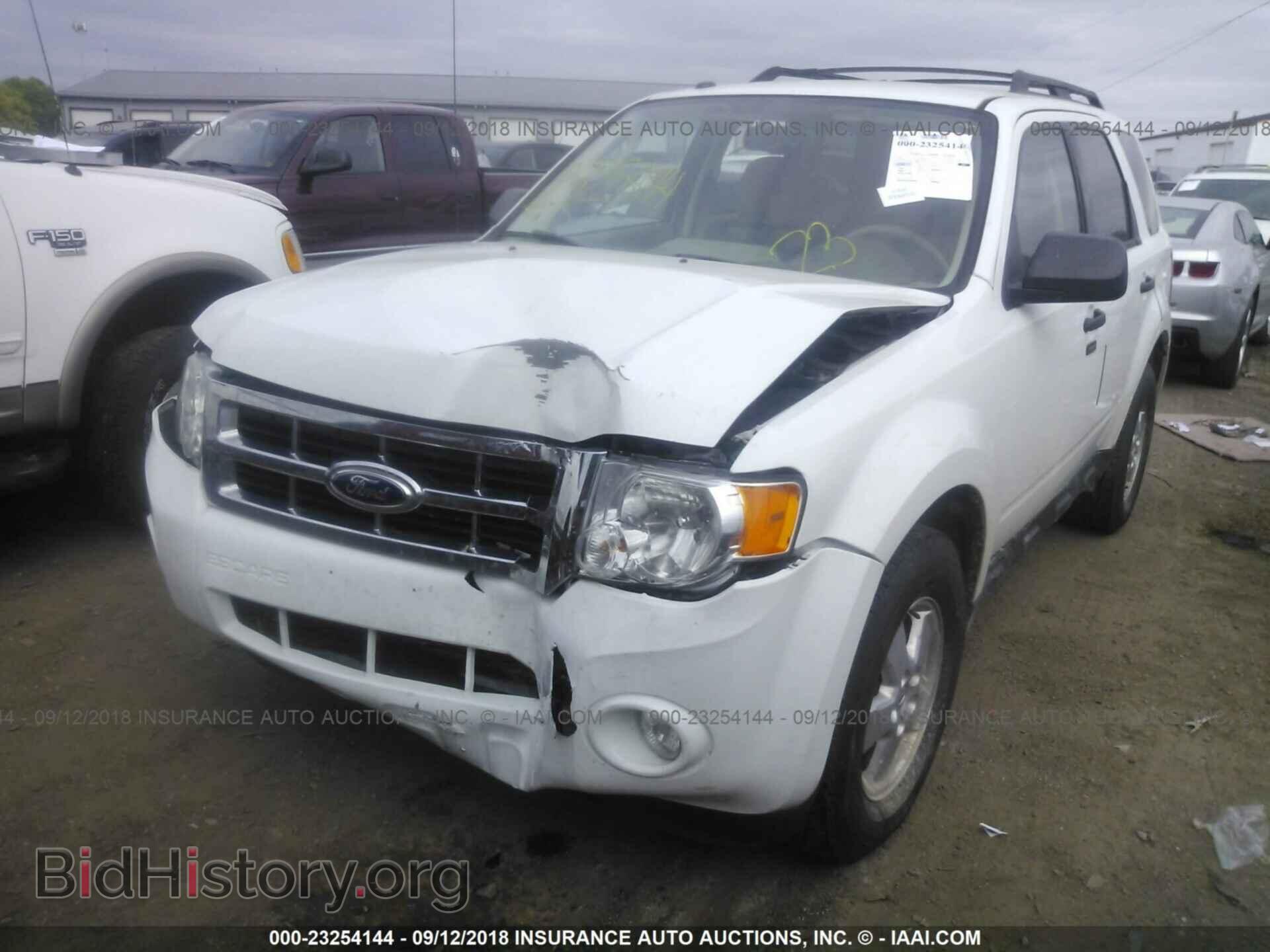 2012 Ford Escape - VIN: 1FMCU0D74CKC20531 - Photo 2