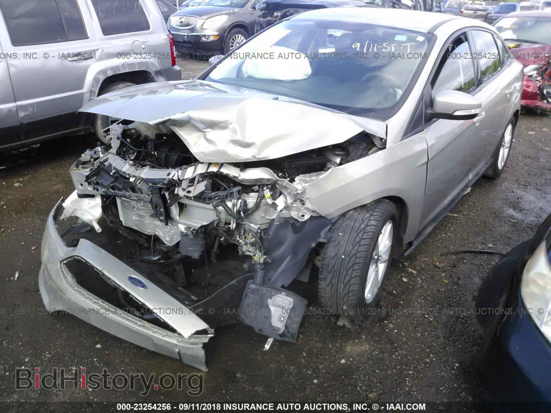 2015 Ford Focus - VIN: 1FADP3F2XFL217222 - Фото 2