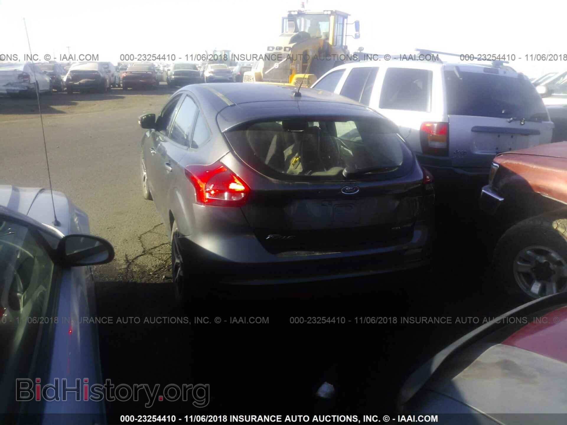 2017 Ford Focus - VIN: 1FADP3M24HL290639 - Фото 3
