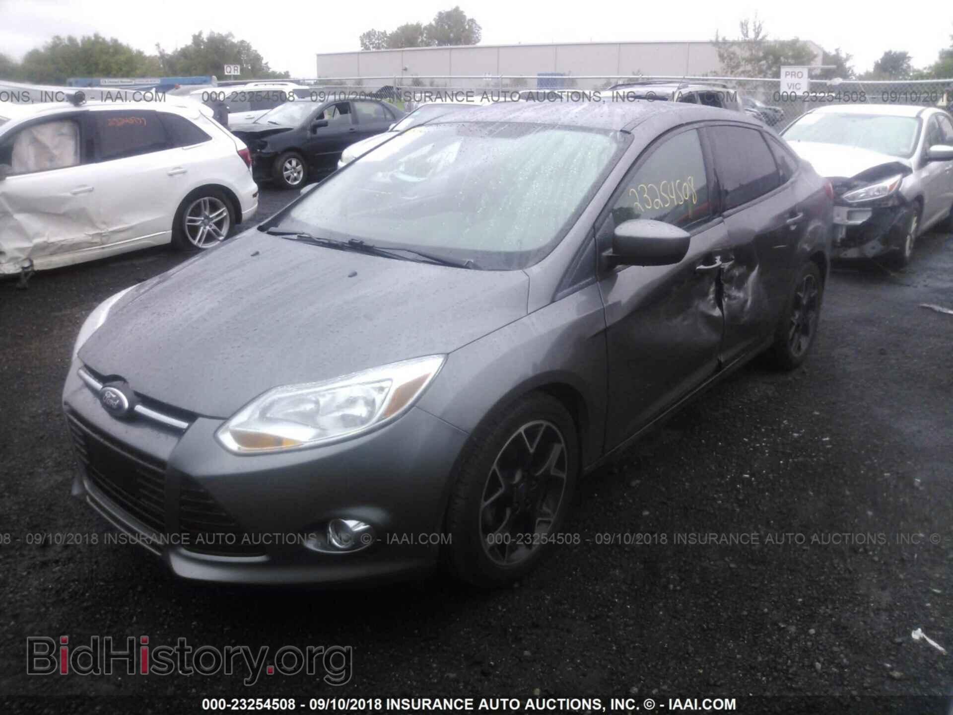 2012 Ford Focus - VIN: 1FAHP3F27CL448365 - Photo 2