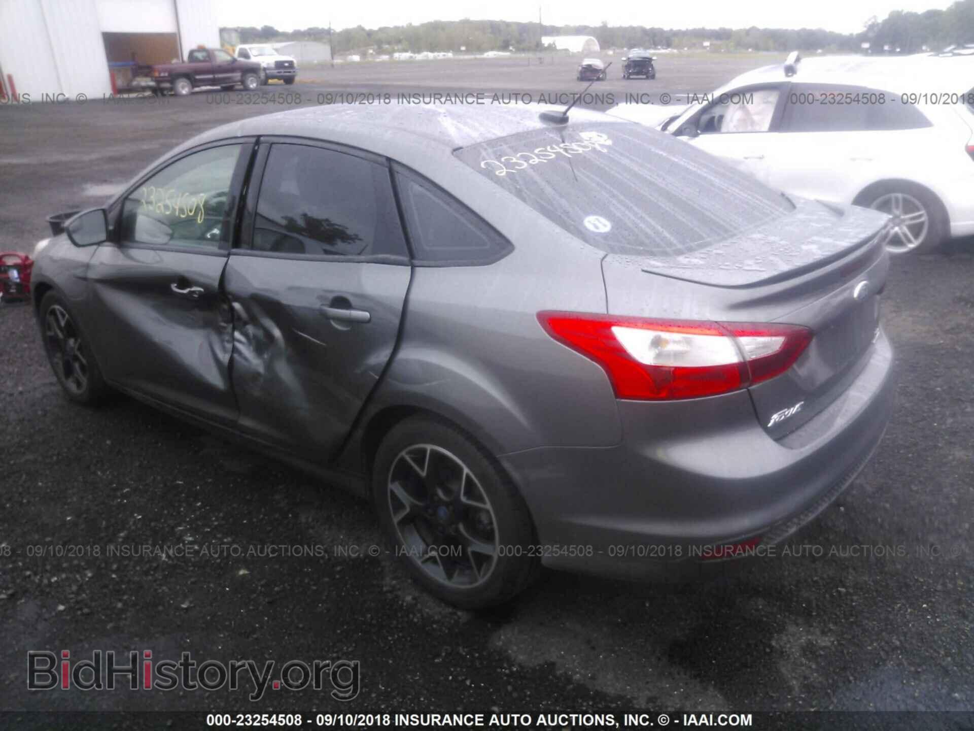 2012 Ford Focus - VIN: 1FAHP3F27CL448365 - Photo 3