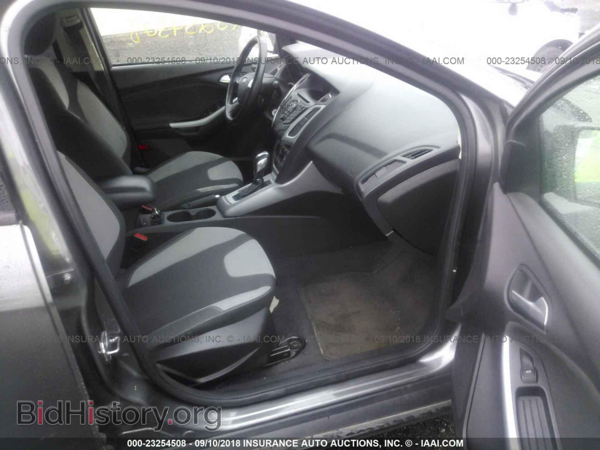 2012 Ford Focus - VIN: 1FAHP3F27CL448365 - Photo 5