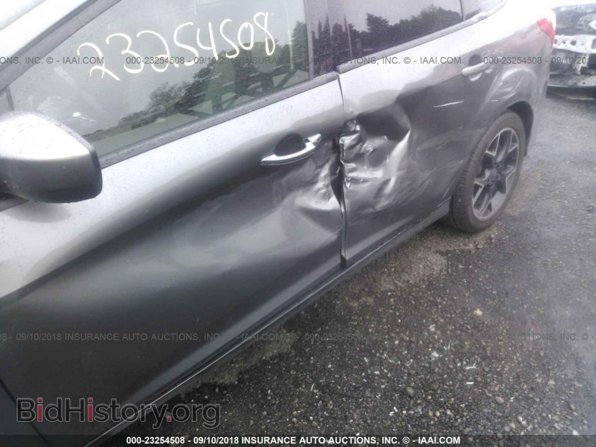 2012 Ford Focus - VIN: 1FAHP3F27CL448365 - Photo 6