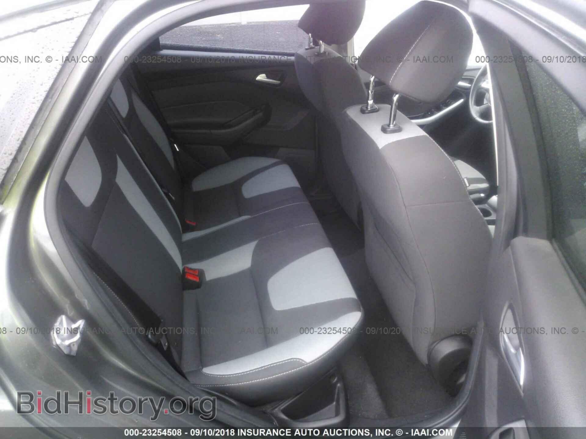 2012 Ford Focus - VIN: 1FAHP3F27CL448365 - Photo 8