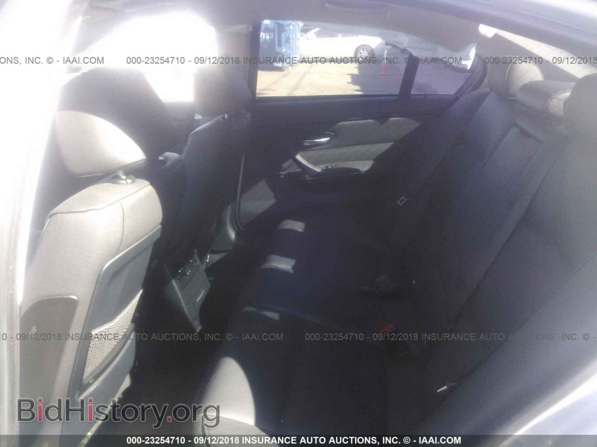 2006 BMW 330 - VIN: WBAVB33516KS38541 - Фото 8