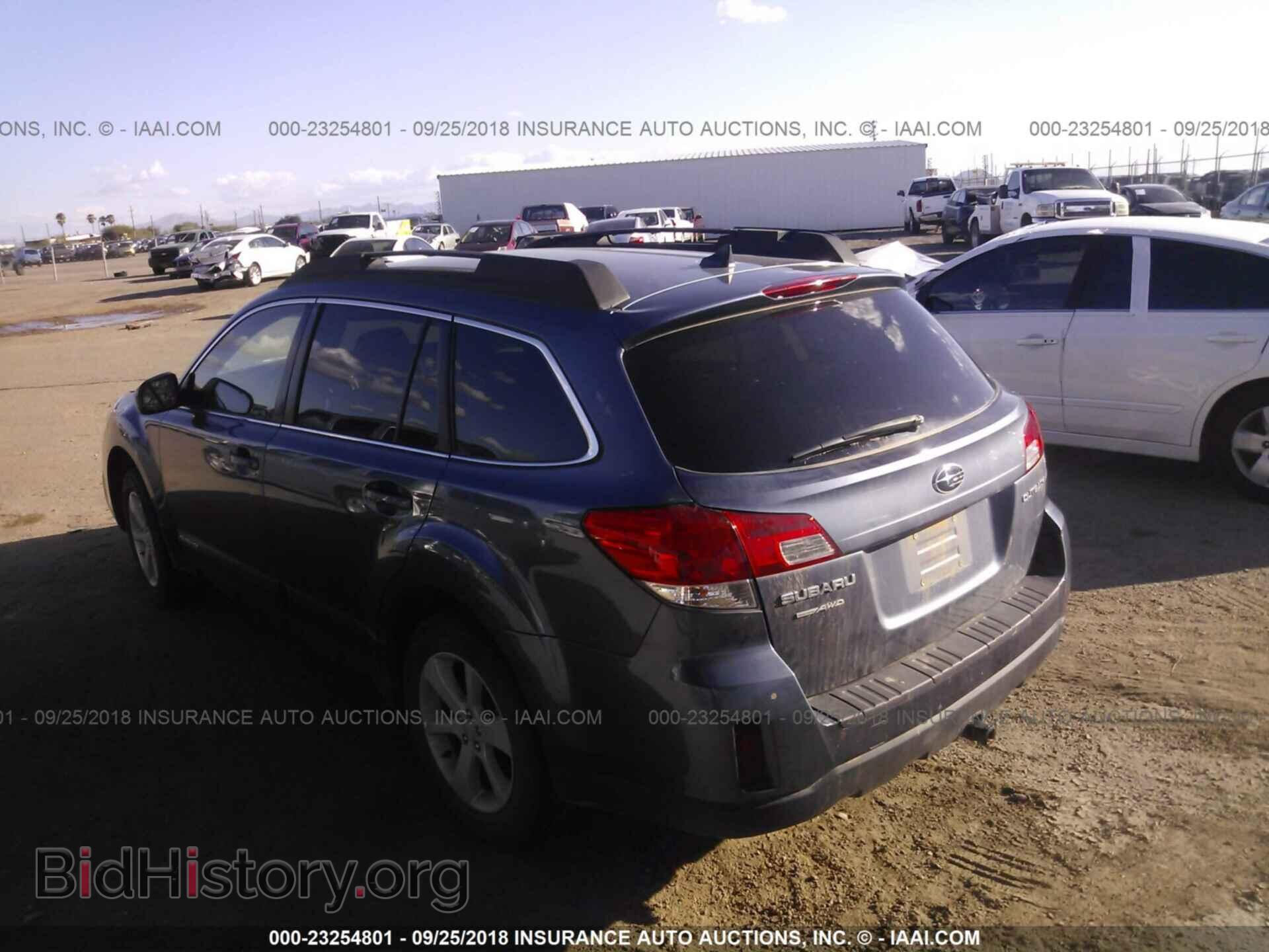 2014 Subaru Outback - VIN: 4S4BRCCC7E3231825 - Фото 3